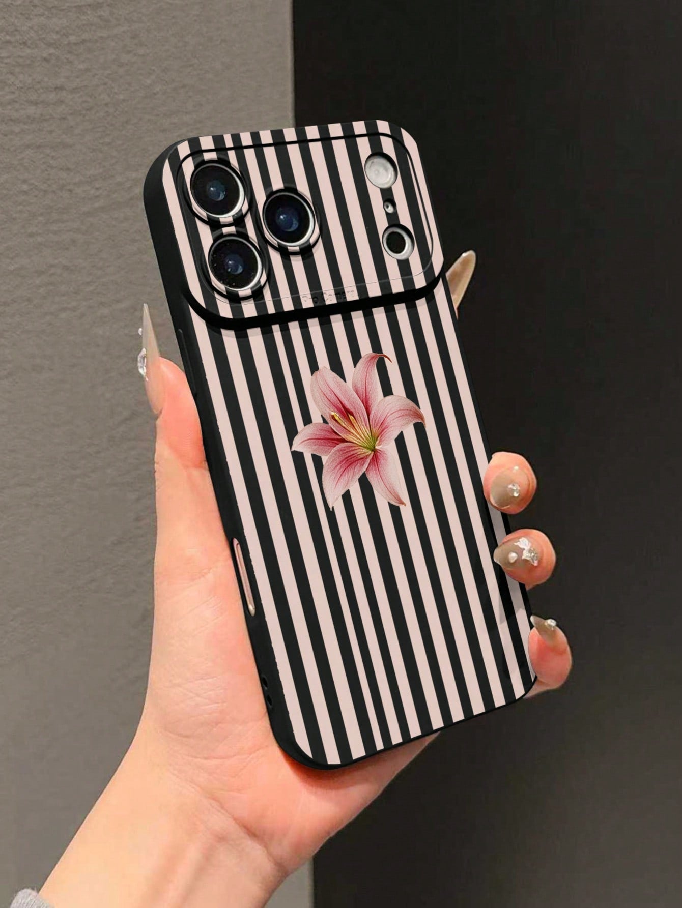 1pc Black Matte Anti-Fall Anti-Slip TPU Soft Phone Case UV Printed Stripe And Flower Pattern Phone Case Suitable For IPhone 7/8/7PLUS/8PLUS/X/XS/XR/XSMAX/11/11PRO/11PROMAX/12/12PRO/12PROMAX/12MINI/13