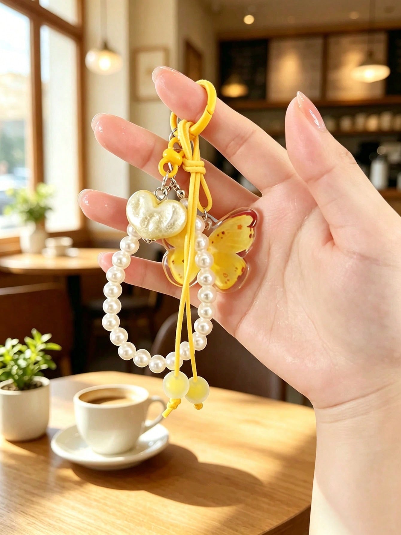 1pc New Iridescent Butterfly Pendant Pearl Bag Charm Keychain, Creative Pearl Butterfly Car Key Chain Pendant, Bag Earphone Case CCD Decoration Hanging Ornament, Holiday Simple Small Gift