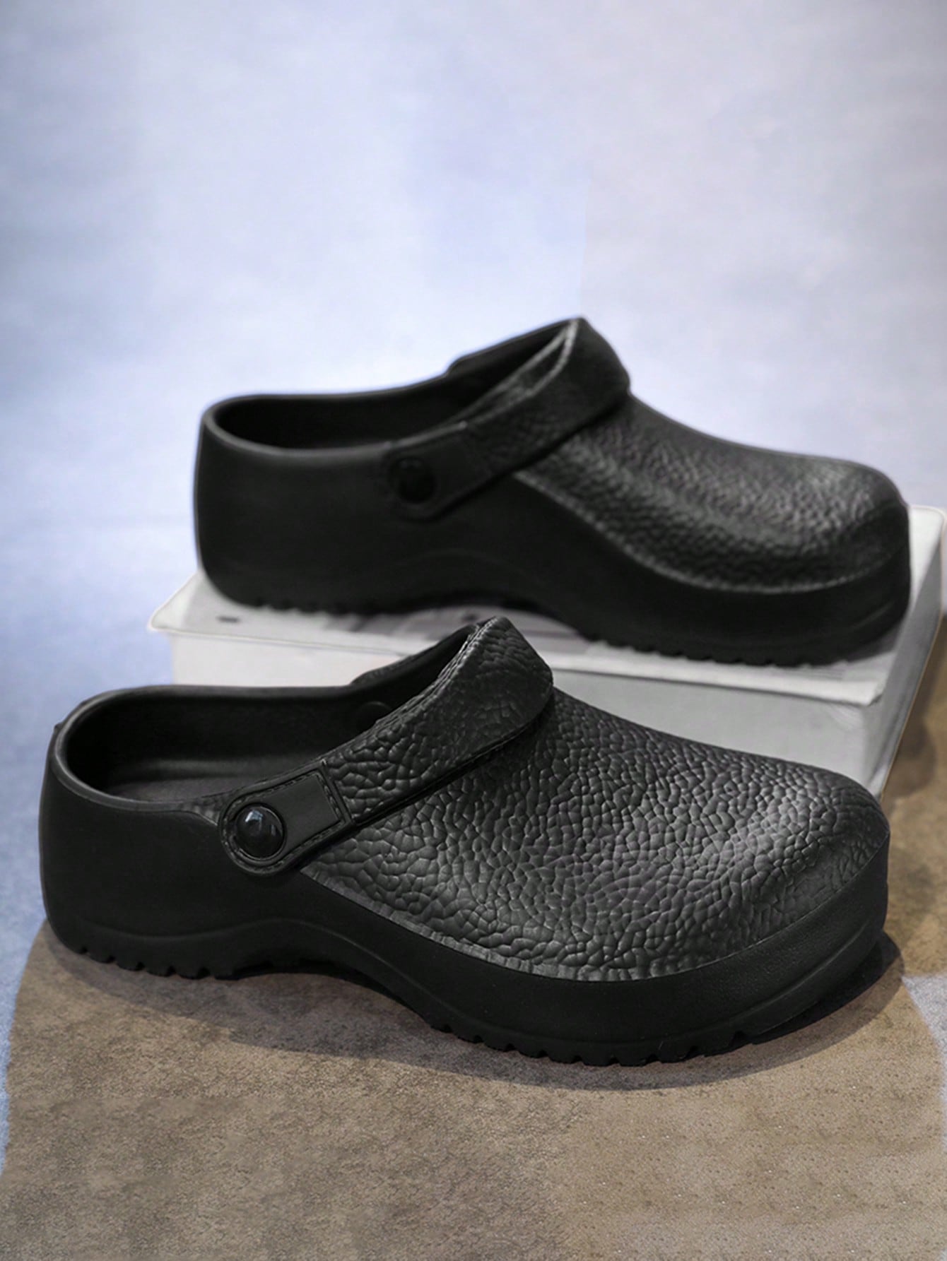 Ladies' Large Size High-Quality Design Kitchen Work Shoes – Soft-Soled Footwear, Thick Padding For Comfort, Versatile For Both Professional And Casual Use Throughout The Seasons. Ideal For Sports, Hom