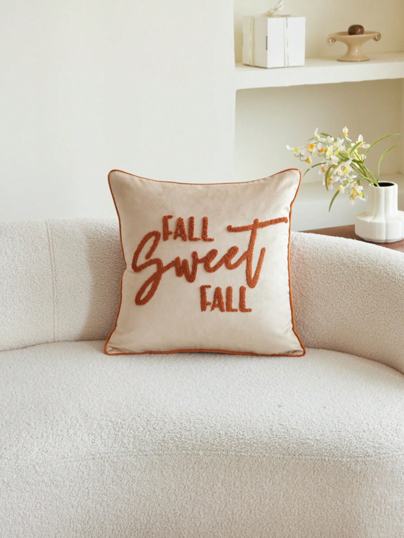 LCUHPCL 1pc Fall Sweet Fall Velvet 3D Embroidered Pillow Case, Autumn Vibe, Suitable For Bedroom, Living Room, Sofa