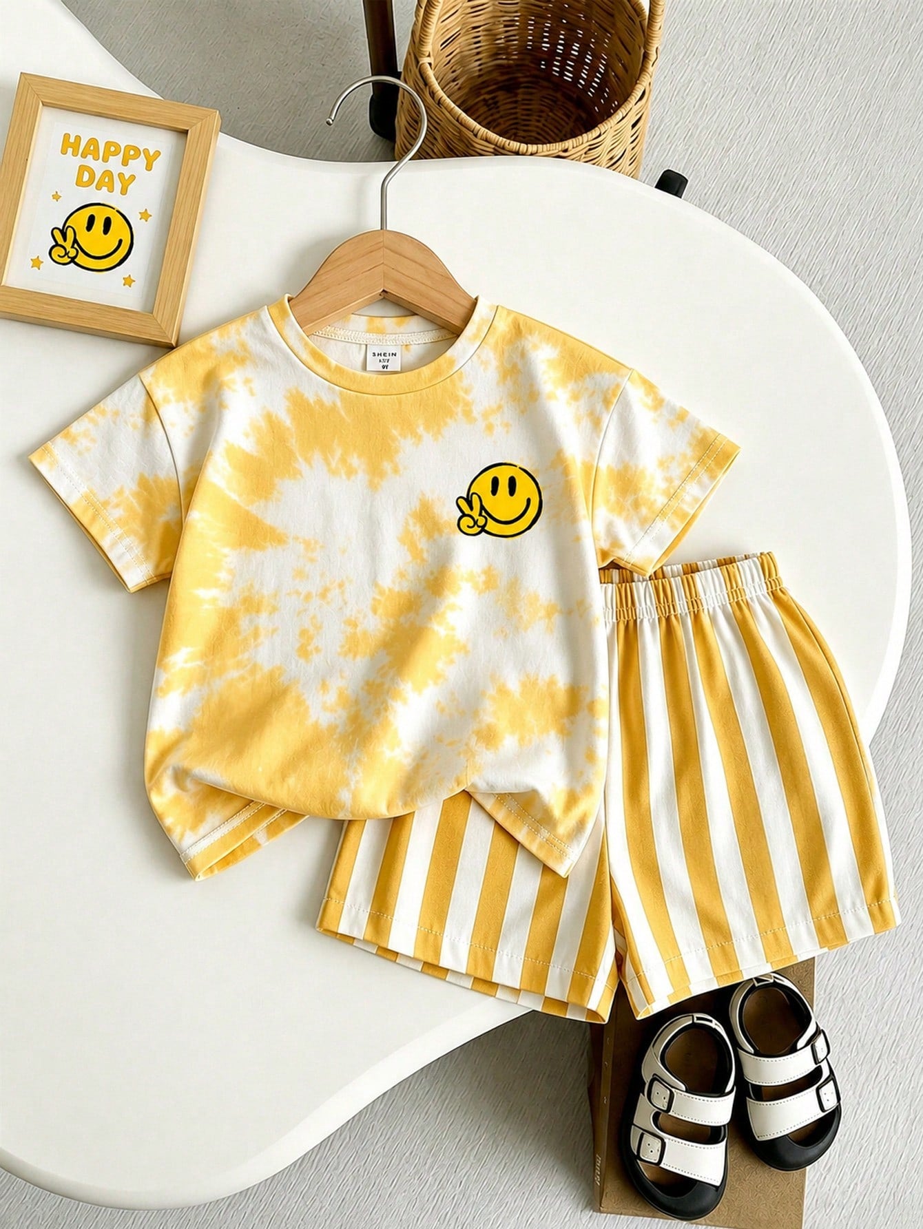 Playful Pals 2pcs/Set Baby Boys Vacation Casual Face Tie-Dye T-Shirt And Striped Shorts Outfit, Summer Set