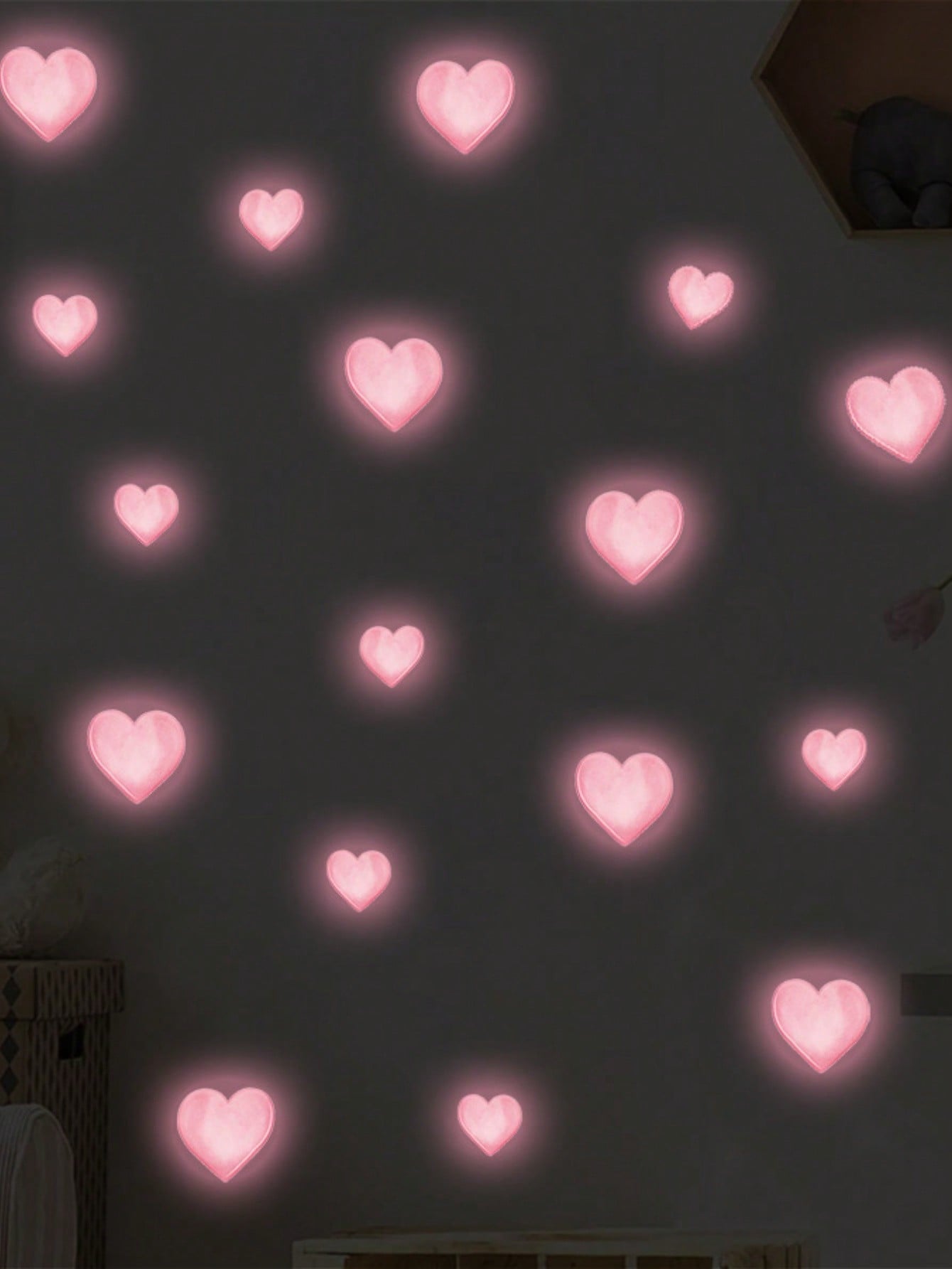 1/2pcs Glow-In-The-Dark Pink Heart Wall Stickers, Self-Adhesive Pastel Decorative Vinyl Rooms And Cozy Home Decor, Heart Bedroom Decor, Aesthetic Room