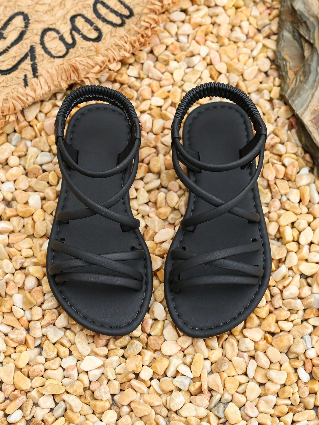1 Pair Girls' Black Criss-Cross Strap Flat Sandals, Non-Slip Soft Sole Elastic Back Strap, Summer Casual Beach Children's Shoes