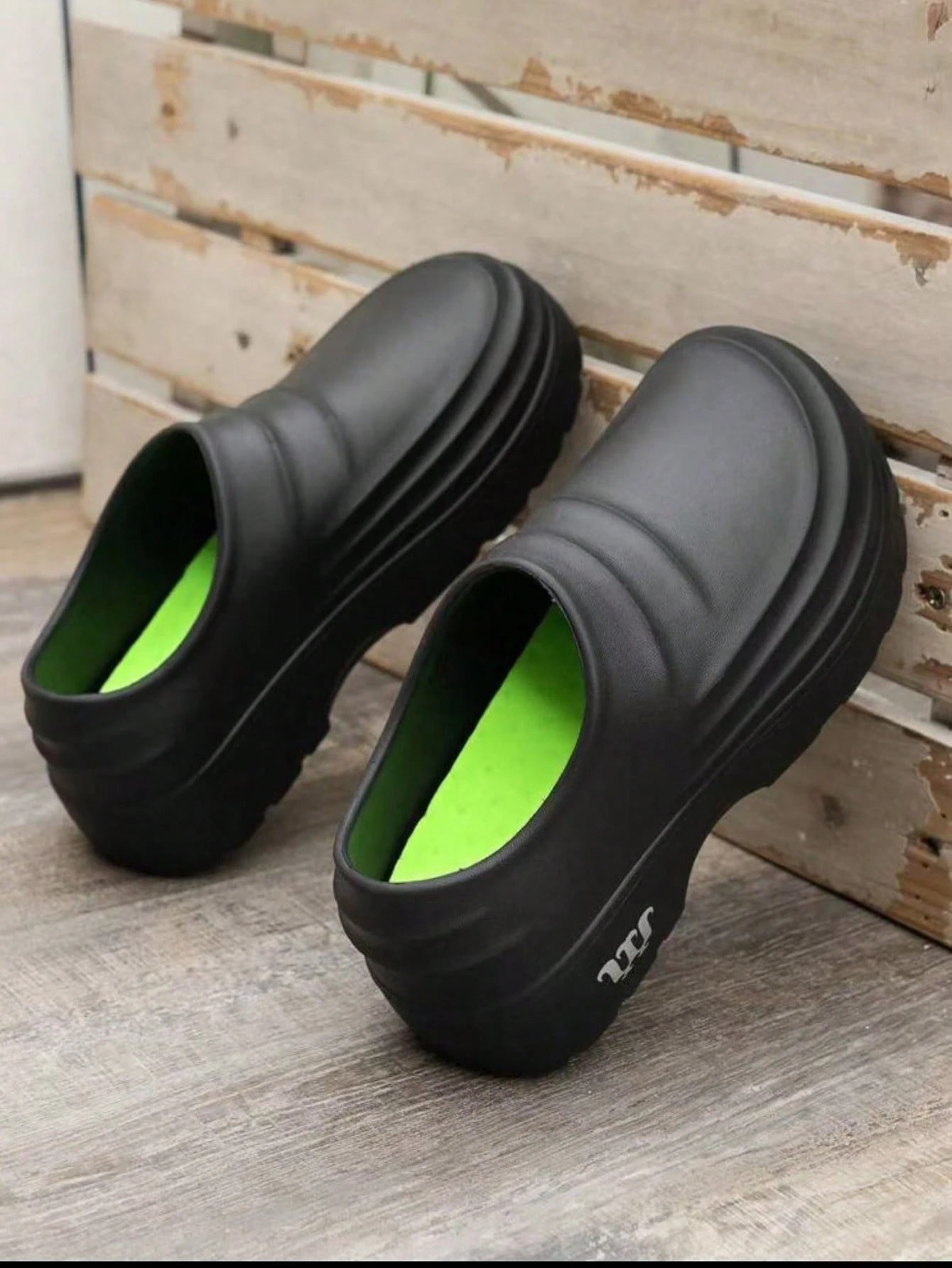 1 Pair Women Non-Slip Waterproof Oil-Resistant Kitchen/Food Service/Hotel Backroom/Food Factory Work Shoes, Soft Sole