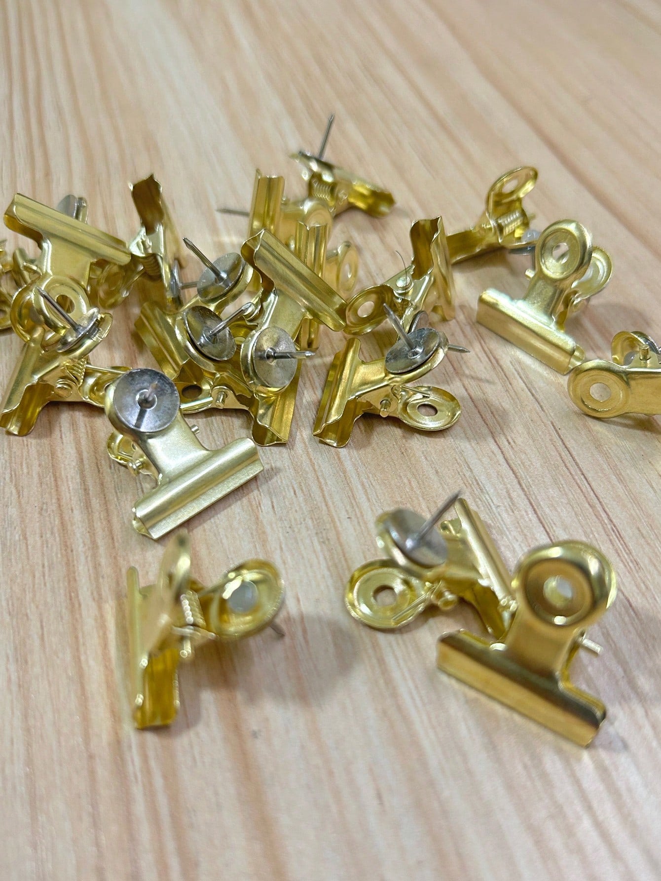 10pcs/20pcs Thumbtacks Pushpin Clips With Pins, Thumbtack Fixation For School, Arts & Crafts, Photo File On Notice Board, Partition Wall Without Holes (Black)
