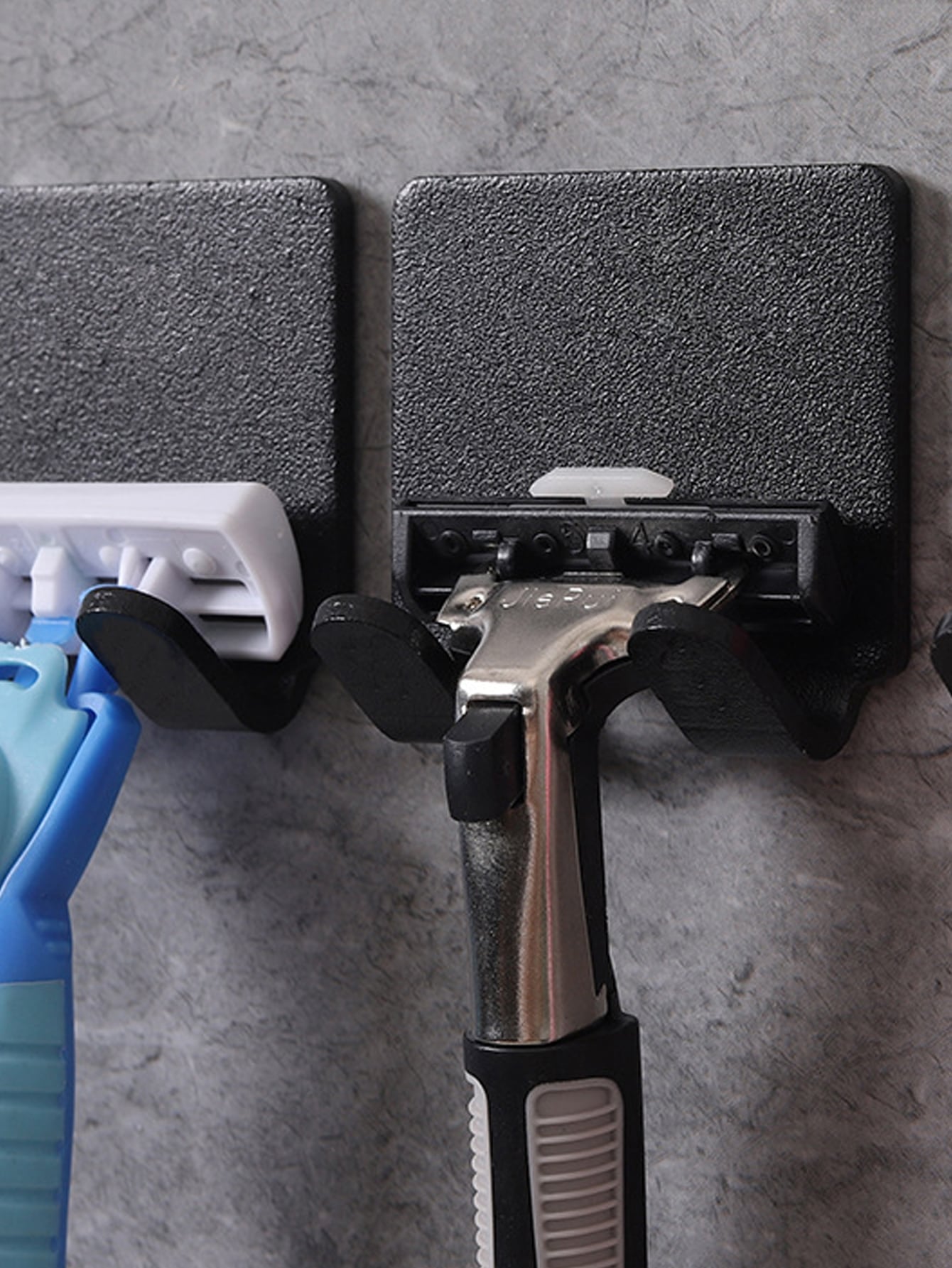 1pc/2pcs/3pcs No Drill Razor Holder Wall Mount Power Cord Plug Hook Hanger For Clothes & Bags