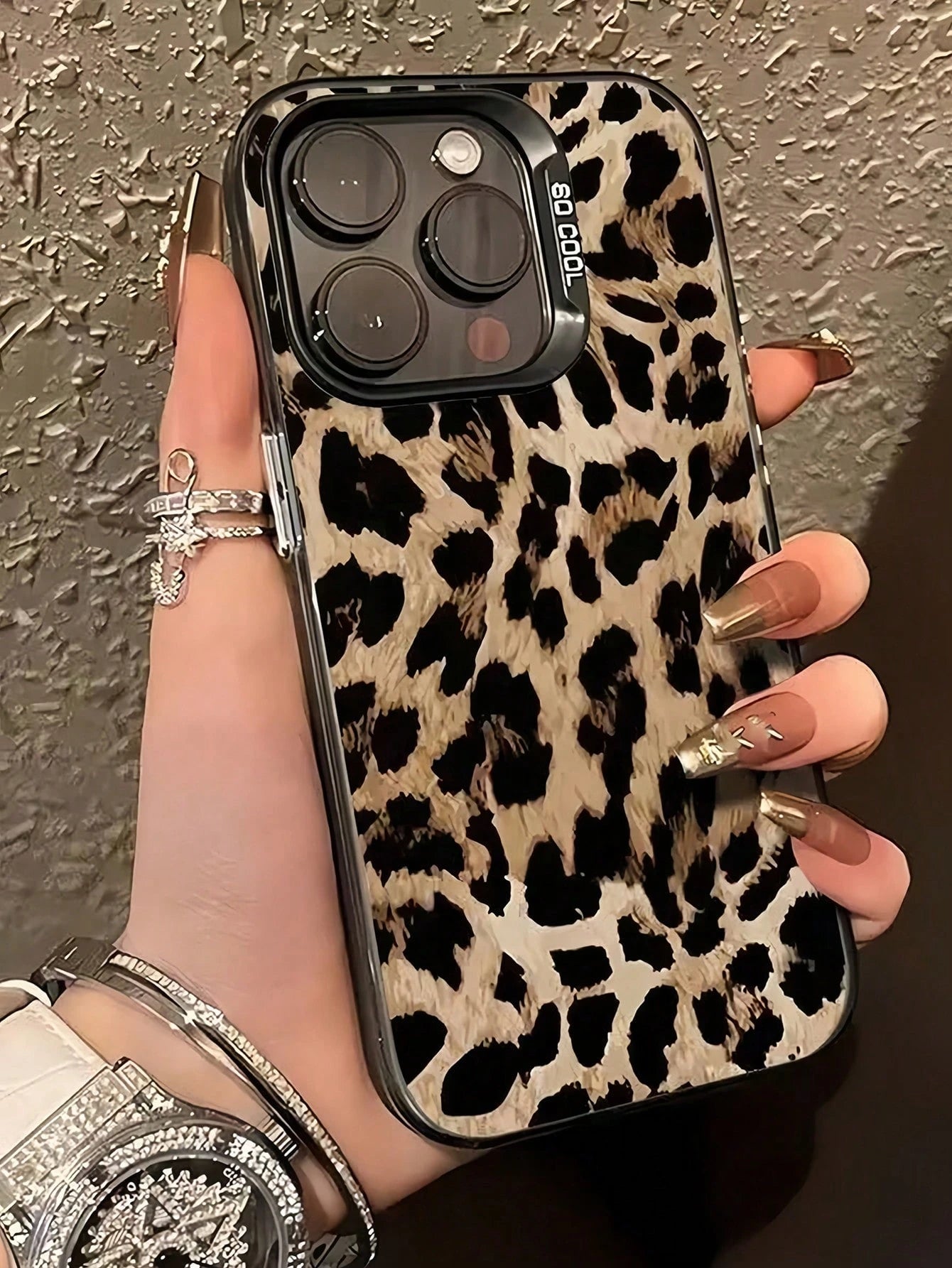 1pc Black Floral Fashion Phone Case Matte Laser Energetic Shell, Personalized American Style Leopard Print Base With Vibrant Floral Collage Pattern Phone Case, Compatible With Iphone 16 Pro Max, 17/16