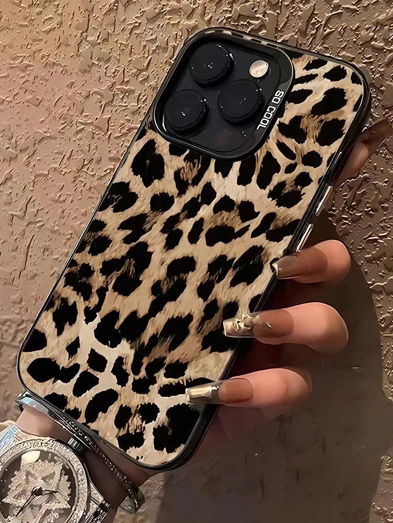 1pc Black Floral Fashion Phone Case Matte Laser Energetic Shell, Personalized American Style Leopard Print Base With Vibrant Floral Collage Pattern Phone Case, Compatible With Iphone 16 Pro Max, 17/16