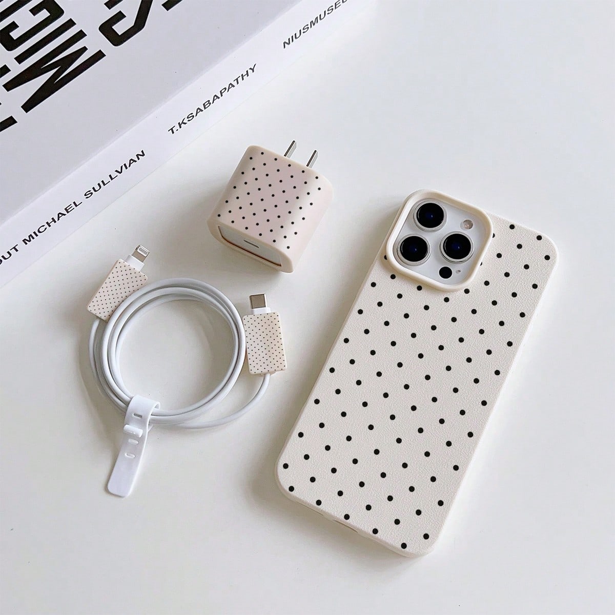1pc Black Polka Dot UV Printed Pattern Design Leather Texture Phone Case