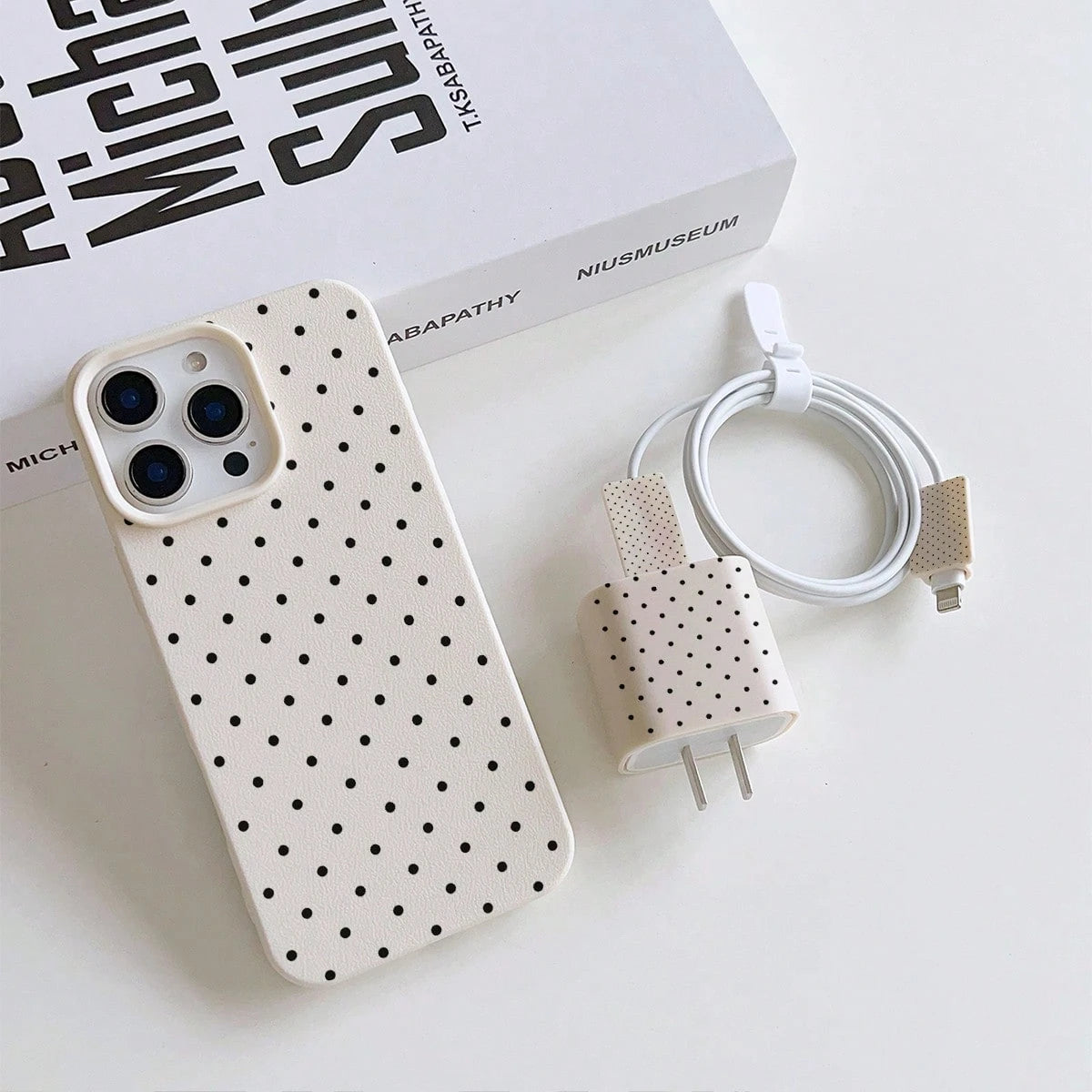 1pc Black Polka Dot UV Printed Pattern Design Leather Texture Phone Case
