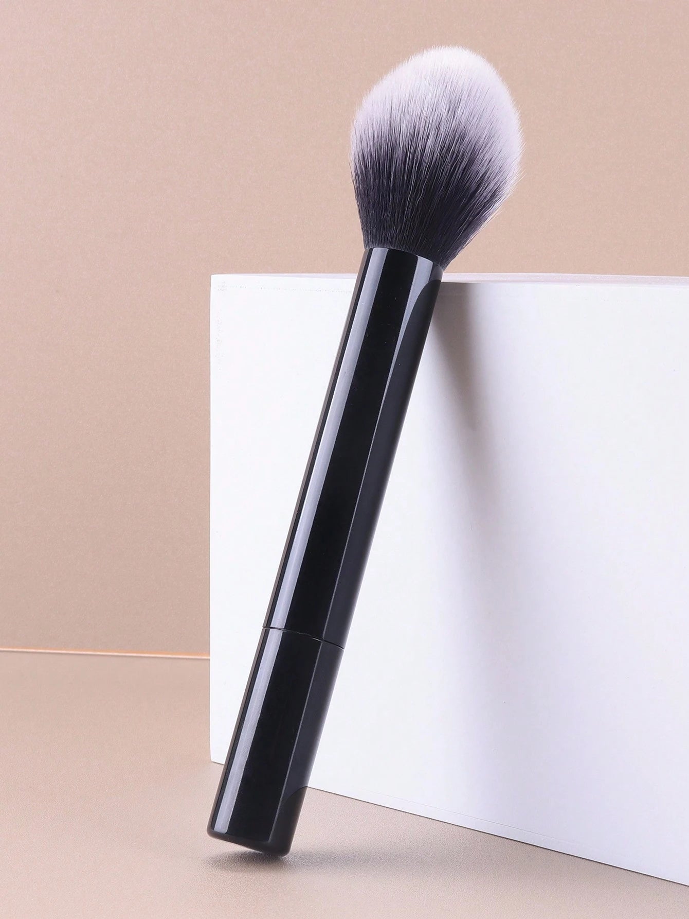 1pc Blush Brush For Applying Blush, Powder To Cheeks For A More Defined, Refined Makeup Look,Foundation Brush,Concealer Brush,Blush Brush,Contour Brush,Blush Brush,Bronzer Brush,Powder Brush,Foundatio