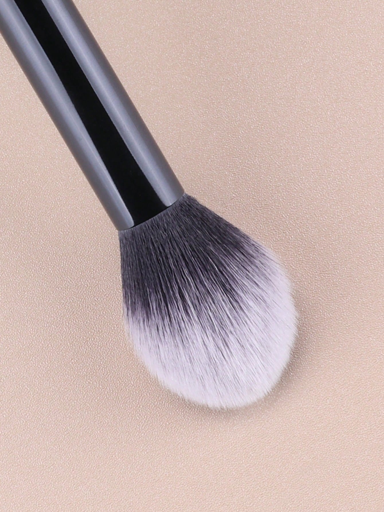 1pc Blush Brush For Applying Blush, Powder To Cheeks For A More Defined, Refined Makeup Look,Foundation Brush,Concealer Brush,Blush Brush,Contour Brush,Blush Brush,Bronzer Brush,Powder Brush,Foundatio