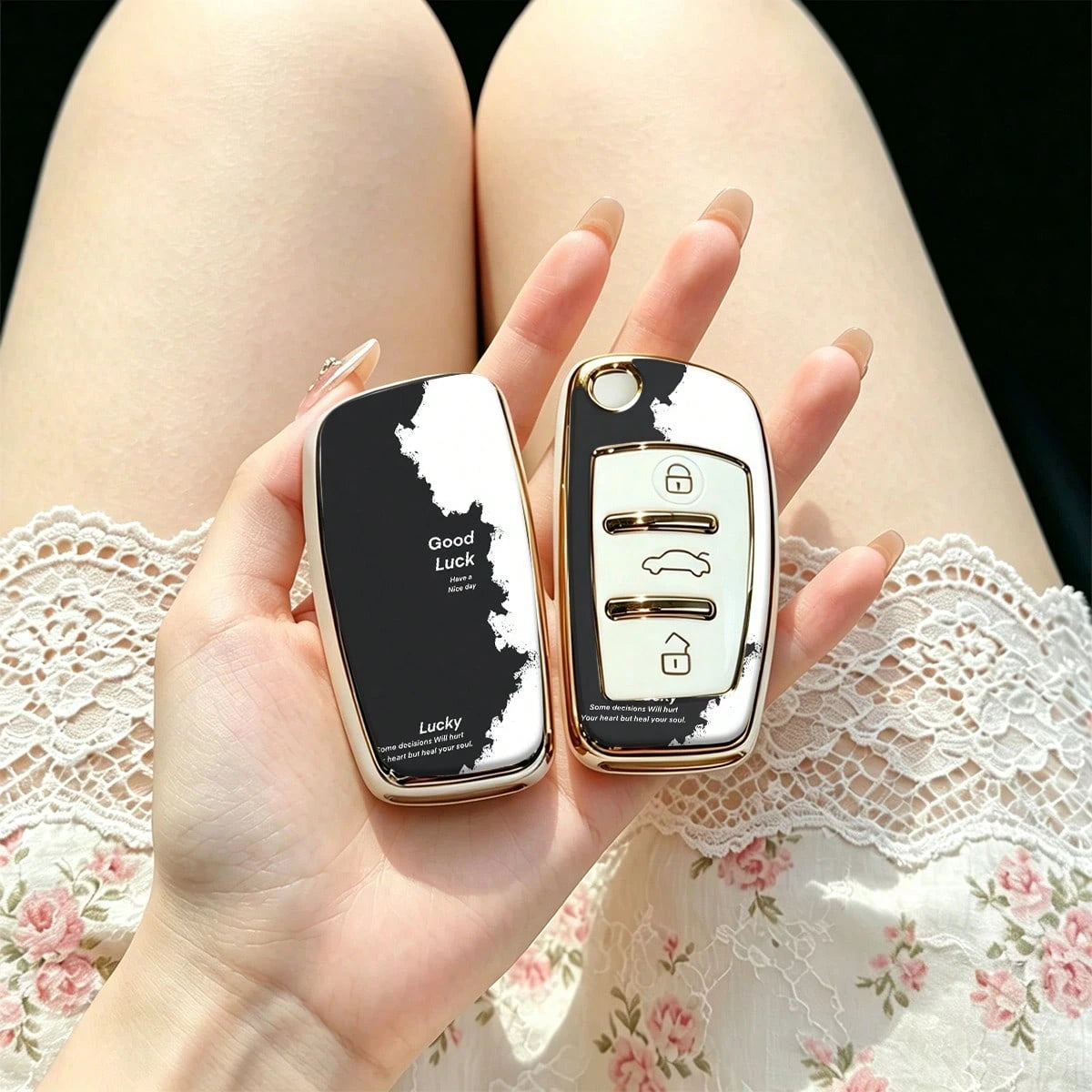 1pc Car Key Case-Modern Print,Suitable For Audi A3 8P, A6 C6, Q3 8U, A1 8X, Q7 4L, TT 8J, R8 42.Advanced Soft-Touch, Does Not Block Signal, Unisex.