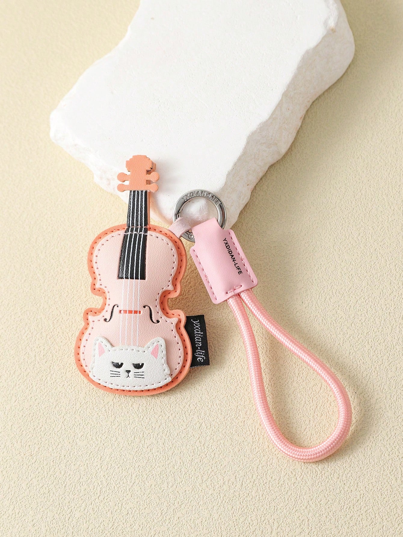 1pc Cute Cat Musical Instrument PU Leather Keychain, Violin Piano Guitar Cartoon Pendant, Creative Bag Charm, Accessory, Daily Gift For Best Friend, Music Lover, Birthday, Holiday