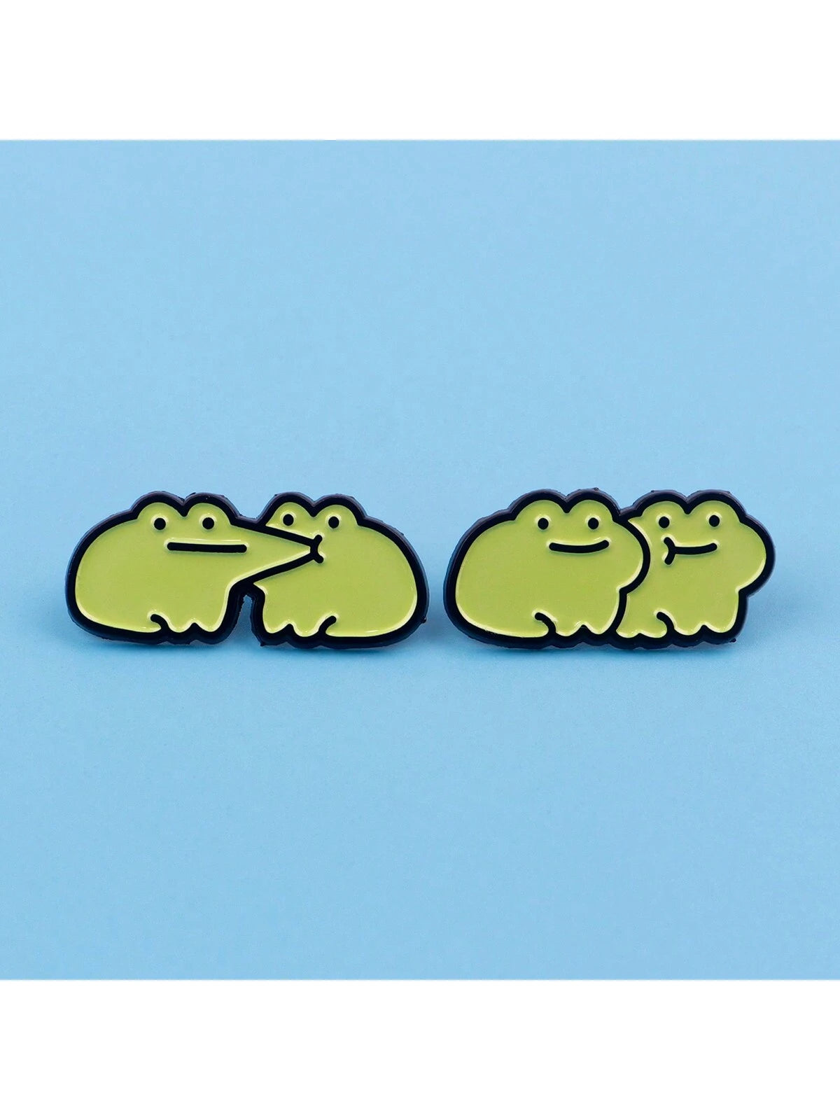 1pc Cute Frog Enamel Brooch- Lovely Badge For Backpacks And Clothes Dress Accessories Pin For Clothes Bag Charm School Office Accessories Shirts Jacket Jewelry Christmas Halloween Clothes Pin Funny T