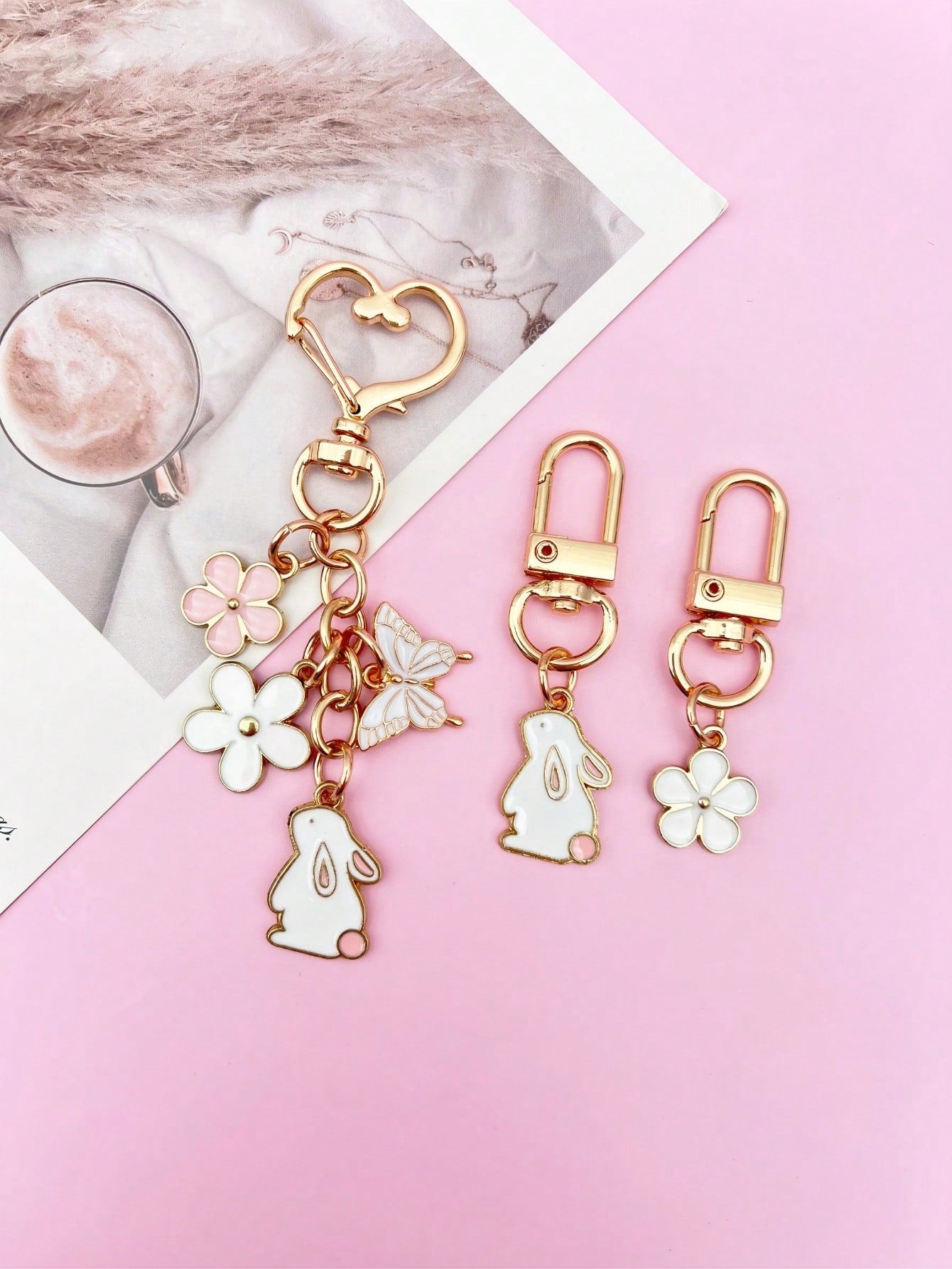 1pc Cute Rabbit & Butterfly Bag Charm, Fashionable Versatile Car Key Accessory, Simple Fresh Women's Bag Accessory, Pink Keychain For Women, Room Decor, Essential Holiday Travel Accessory, Gift For Fr