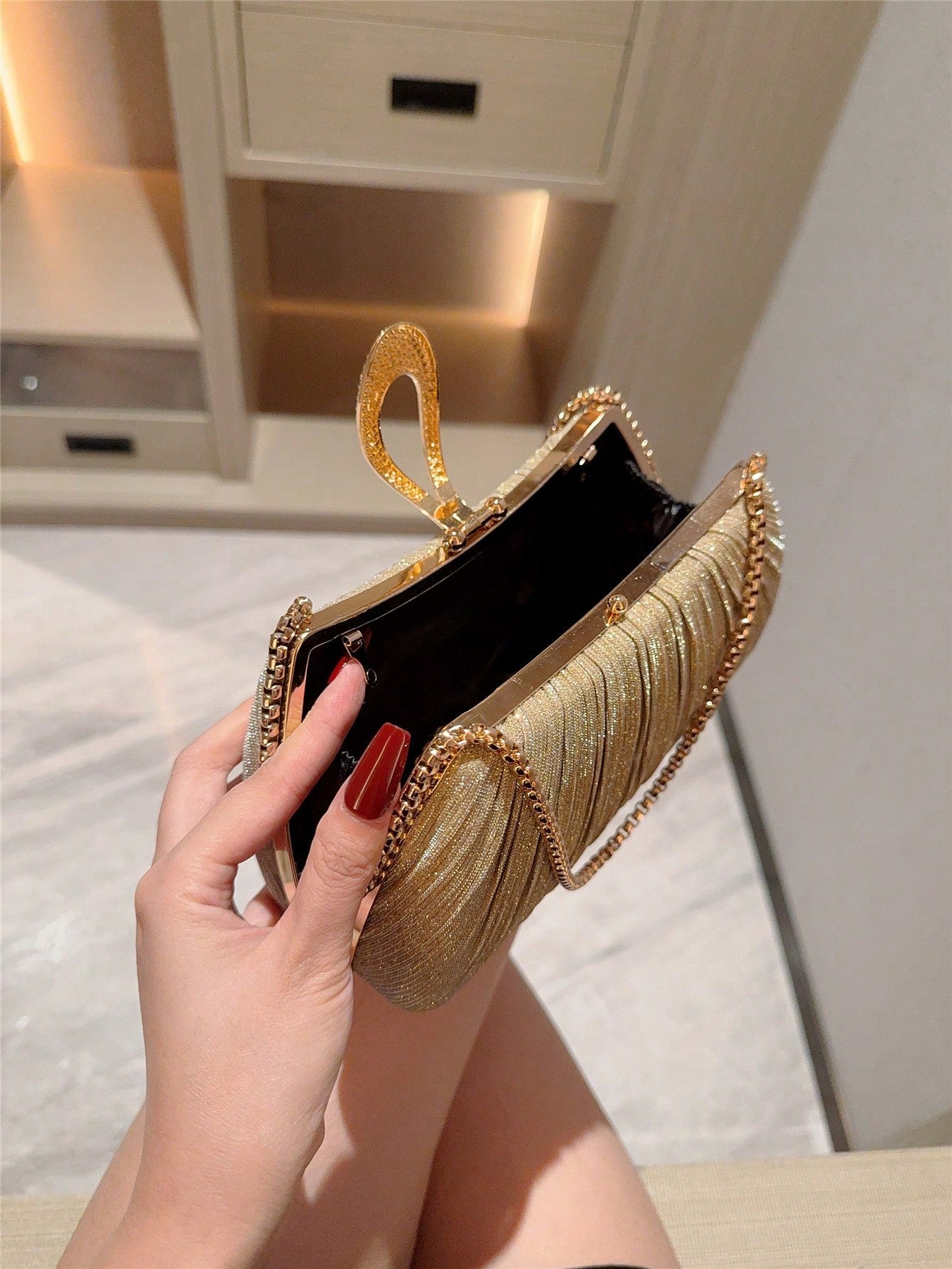 1pc Elegant Metal Lurex Box-Shaped Evening Bag, Fashion Metal Chain Decor Handbag, Luxury Formal Dress Party Clutch, Formal Event Tote Bag With Chain