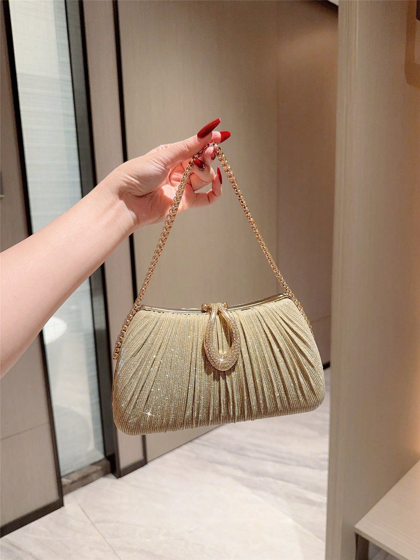 1pc Elegant Metal Lurex Box-Shaped Evening Bag, Fashion Metal Chain Decor Handbag, Luxury Formal Dress Party Clutch, Formal Event Tote Bag With Chain