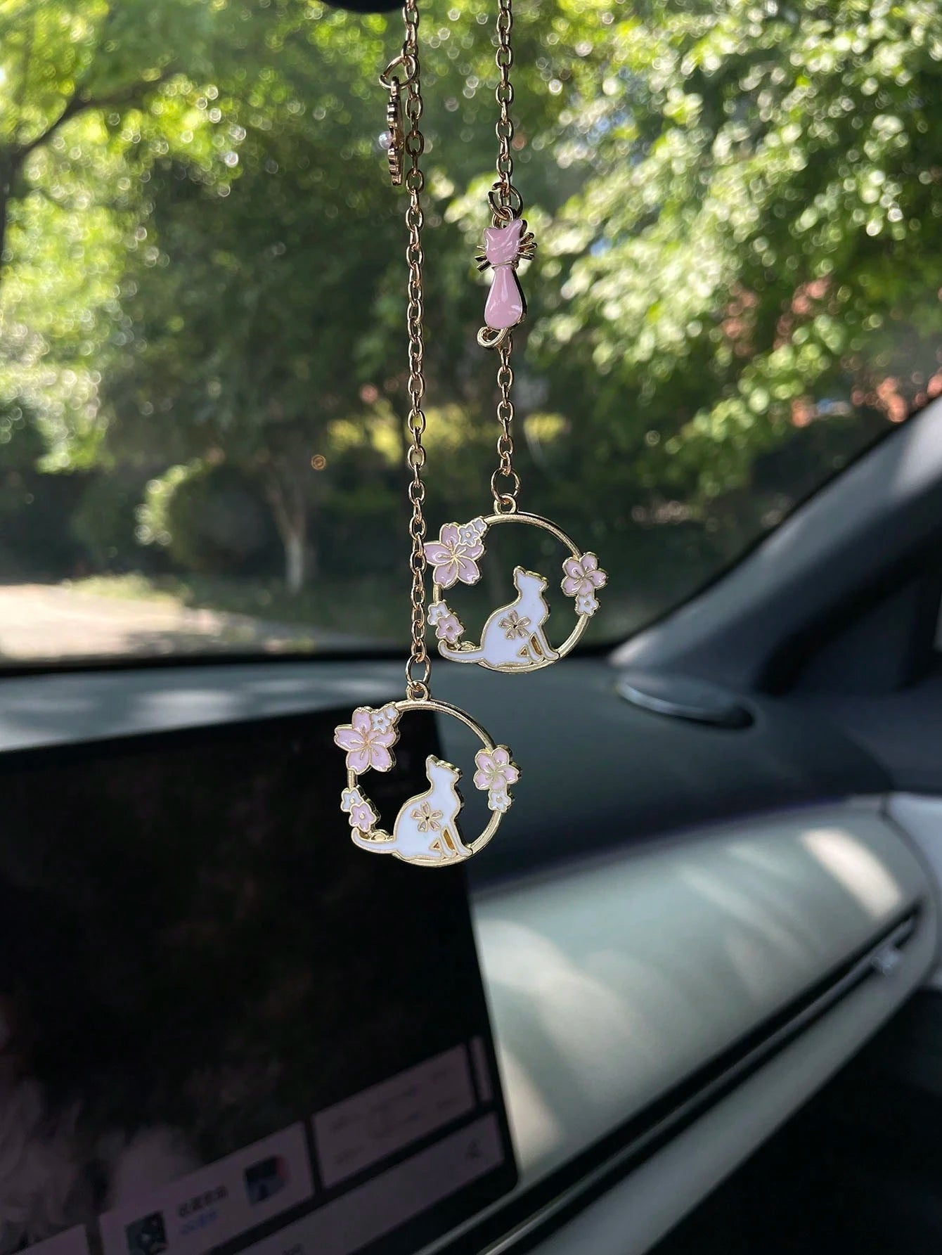 1pc Enamel Flower Cat Pendant, Pink Floral Round Alloy Sakura Charm, Japanese Style Gold-Plated DIY Jewelry Accessory, Car Rearview Mirror Hanging Decor