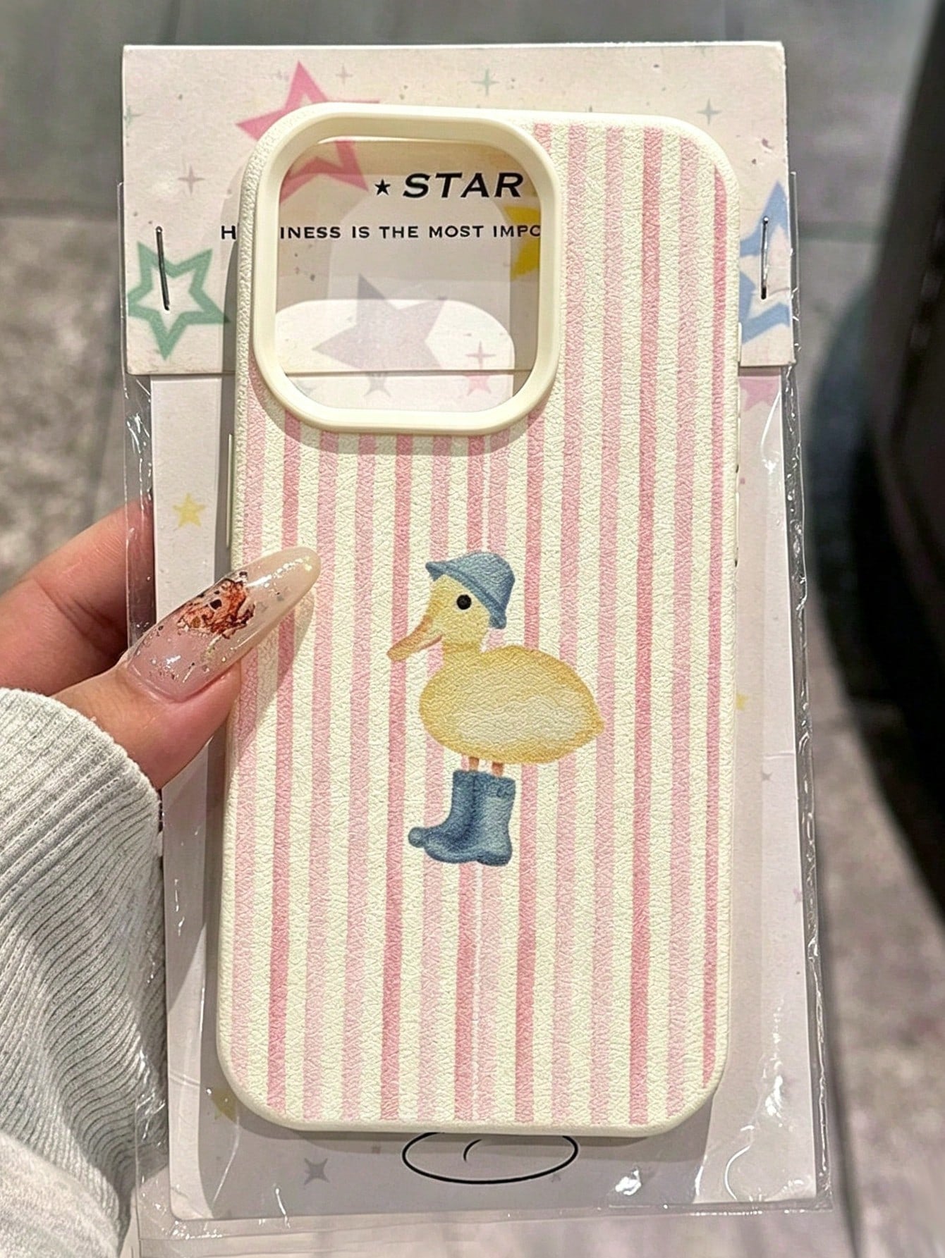 1pc Fashionable Cute Pink Striped Yellow Duck Pattern Phone Case, Suitable For IPhone18/18Pro/18ProMax/17/17Pro/17ProMax/16/16Pro/16ProMax/15/14/13/12/11 Anti-Drop Soft Shell Protective Cover