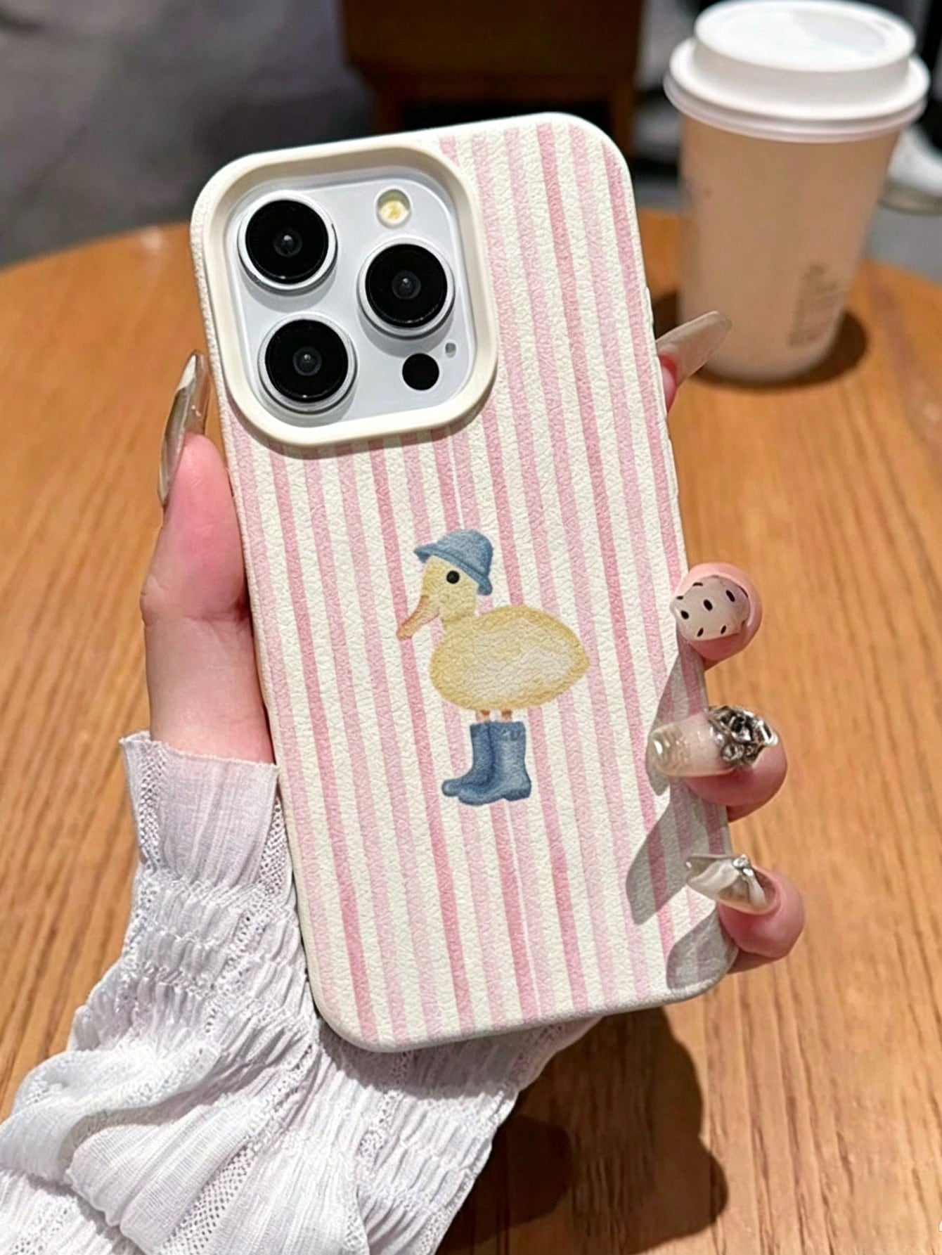 1pc Fashionable Cute Pink Striped Yellow Duck Pattern Phone Case, Suitable For IPhone18/18Pro/18ProMax/17/17Pro/17ProMax/16/16Pro/16ProMax/15/14/13/12/11 Anti-Drop Soft Shell Protective Cover
