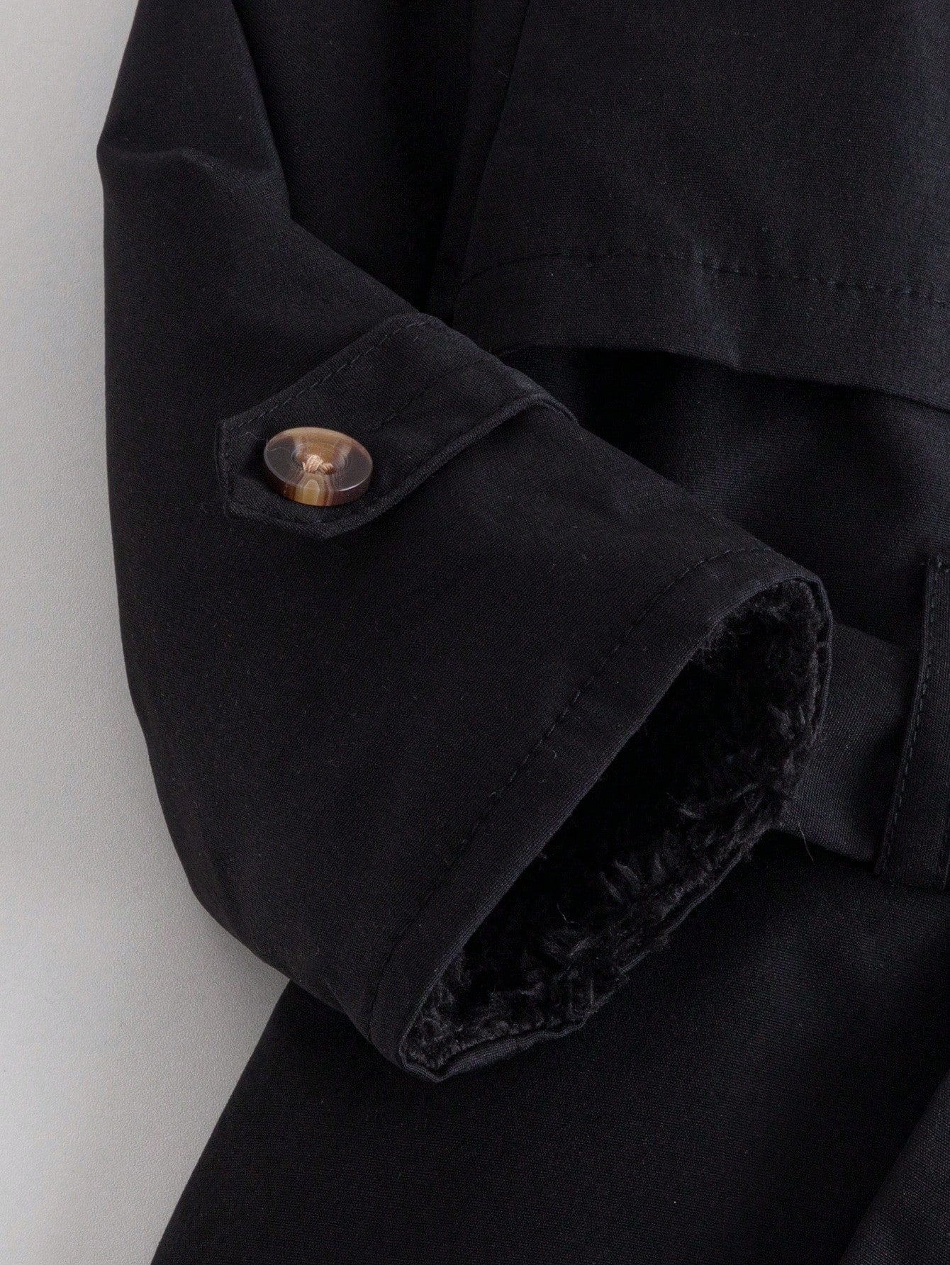 1pc Fashionable Minimalist Street Style Black Long Sleeve Lapel Long Trench Coat With Fur Decor Inside And Belt, Suitable For Daily Wear And School