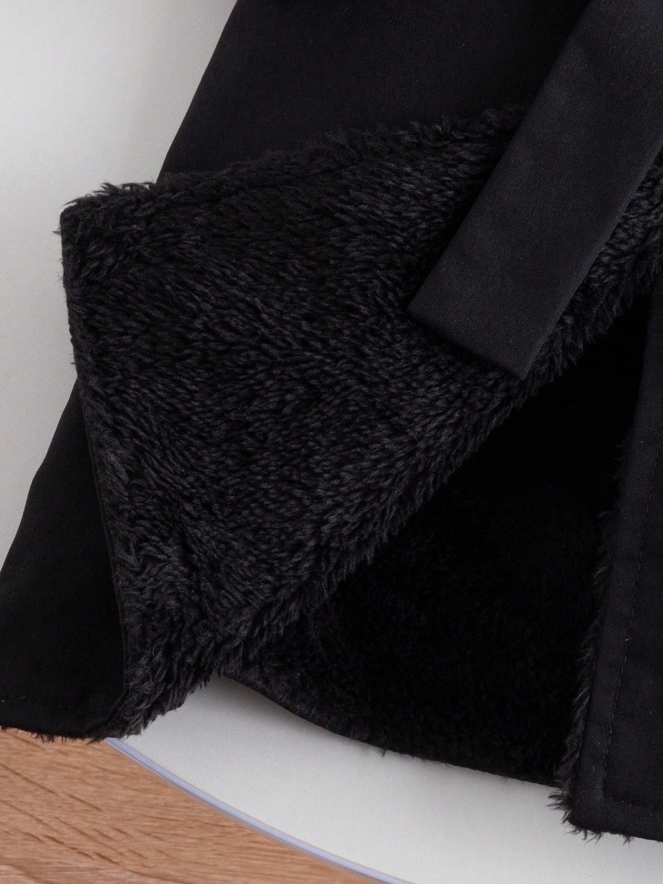 1pc Fashionable Minimalist Street Style Black Long Sleeve Lapel Long Trench Coat With Fur Decor Inside And Belt, Suitable For Daily Wear And School