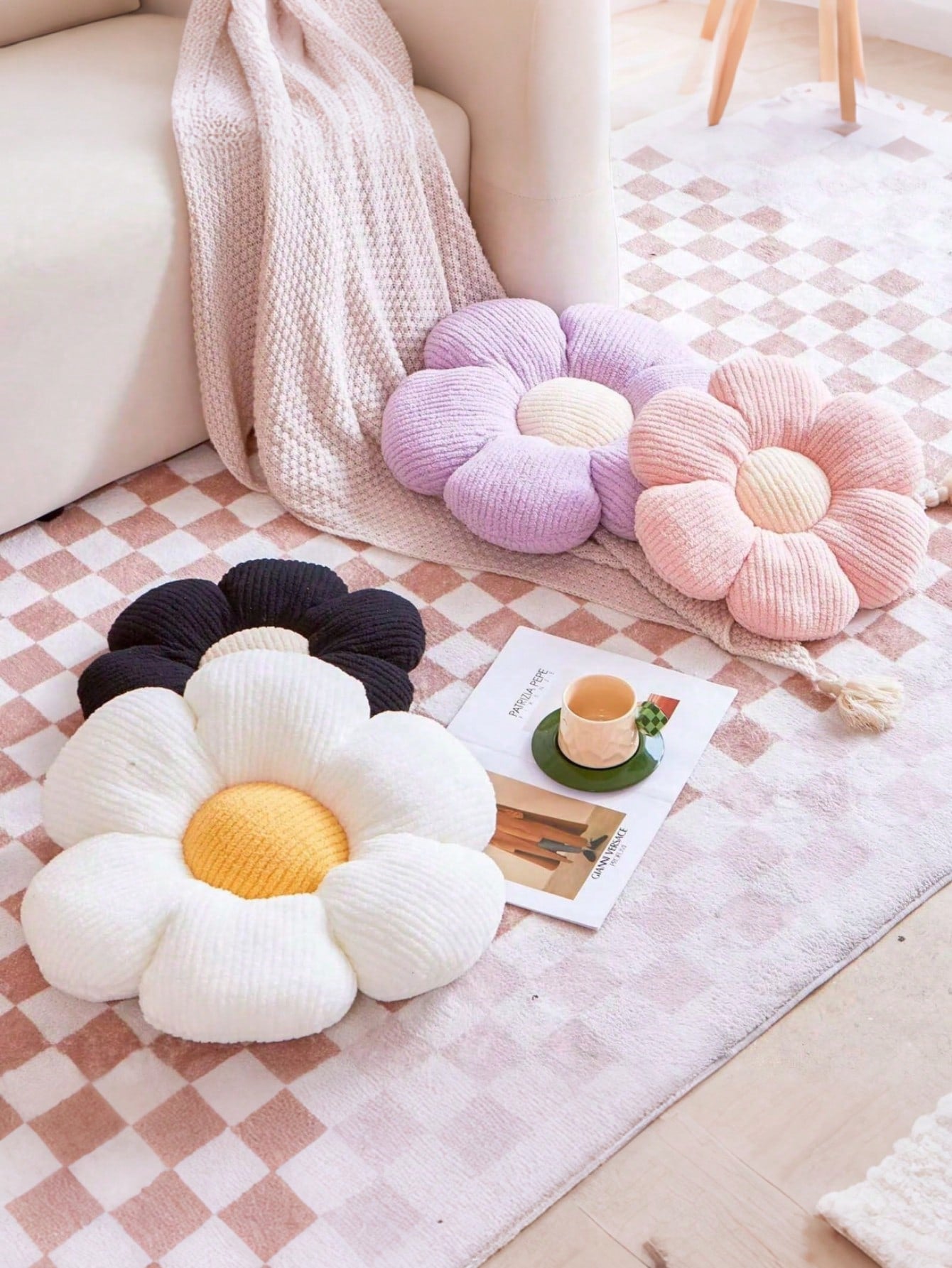 1pc Flower Shaped Throw Pillow, Decorative Cushion For Bed And Sofa, Daisy Design Home Decor Pillow, Bedroom Decoration, Room Decor, Daily Party, Spring/Summer Pillow, Outdoor Garden Summer Cushion
