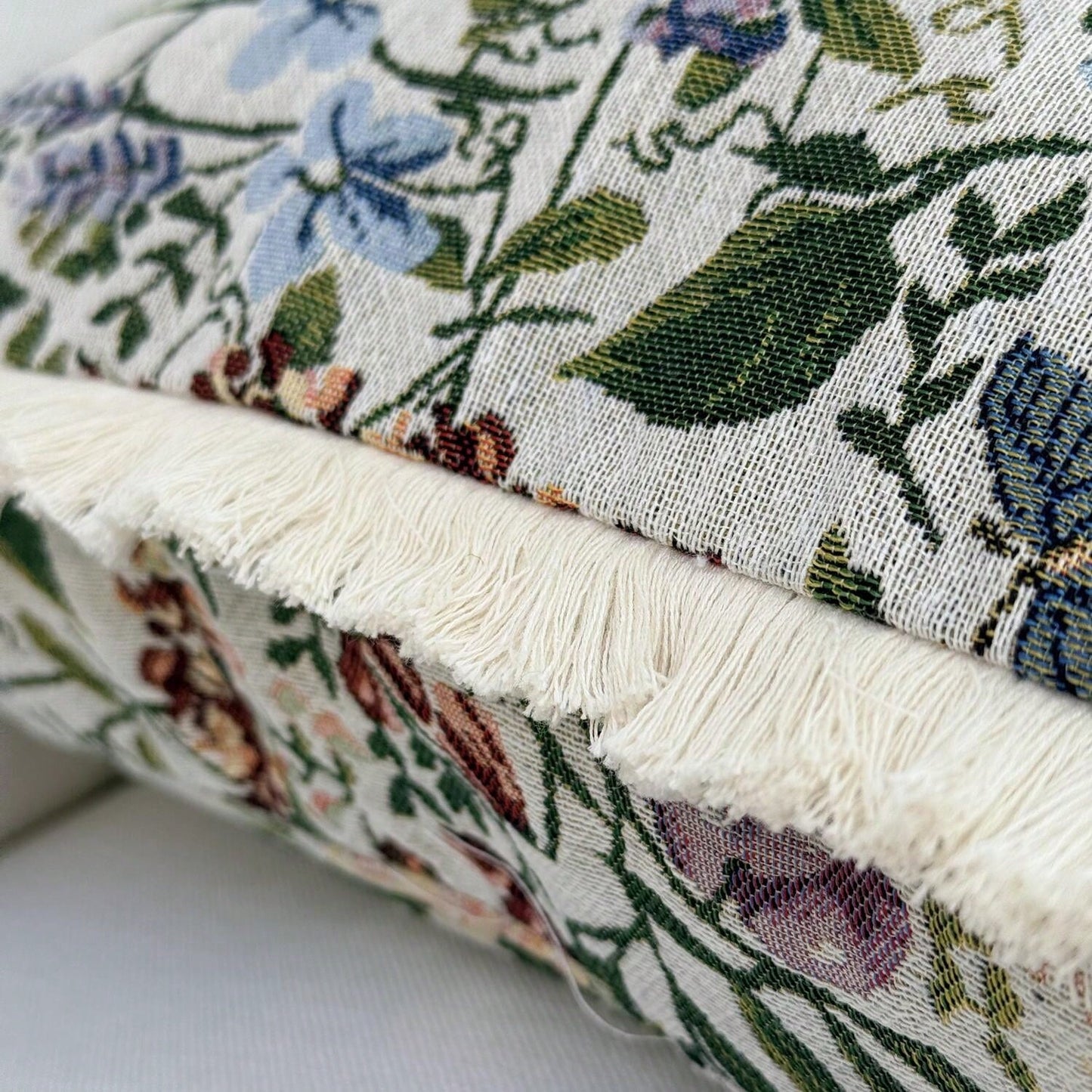 1pc French Vintage Floral Jacquard Soft Cushion Cover, Spring Summer Pastoral Tassel Sofa Cushion, INS Dorm Decor, Bed Headboard Decorative Pillow, Farmhouse Style Tassel Throw Pillow Cover, Bohemian