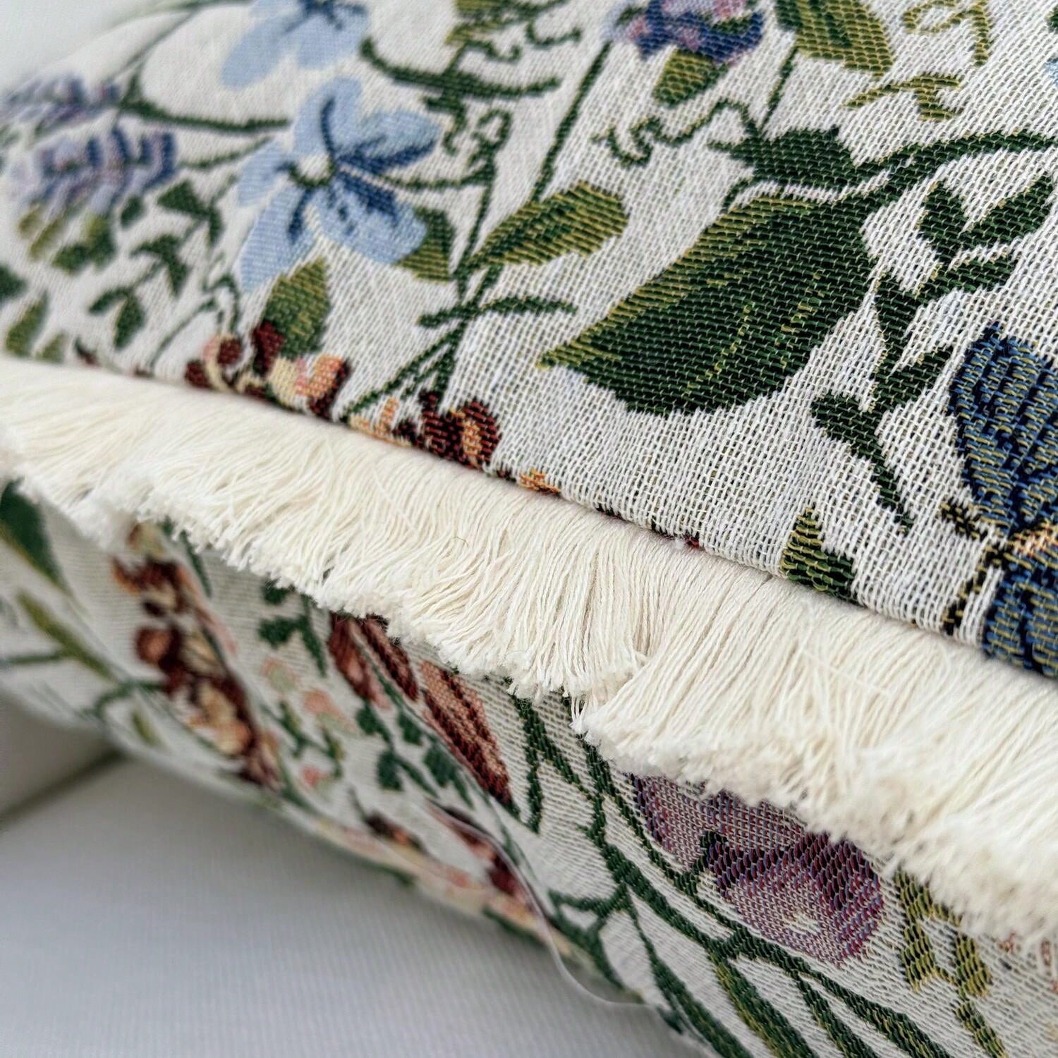 1pc French Vintage Floral Jacquard Soft Cushion Cover, Spring Summer Pastoral Tassel Sofa Cushion, INS Dorm Decor, Bed Headboard Decorative Pillow, Farmhouse Style Tassel Throw Pillow Cover, Bohemian