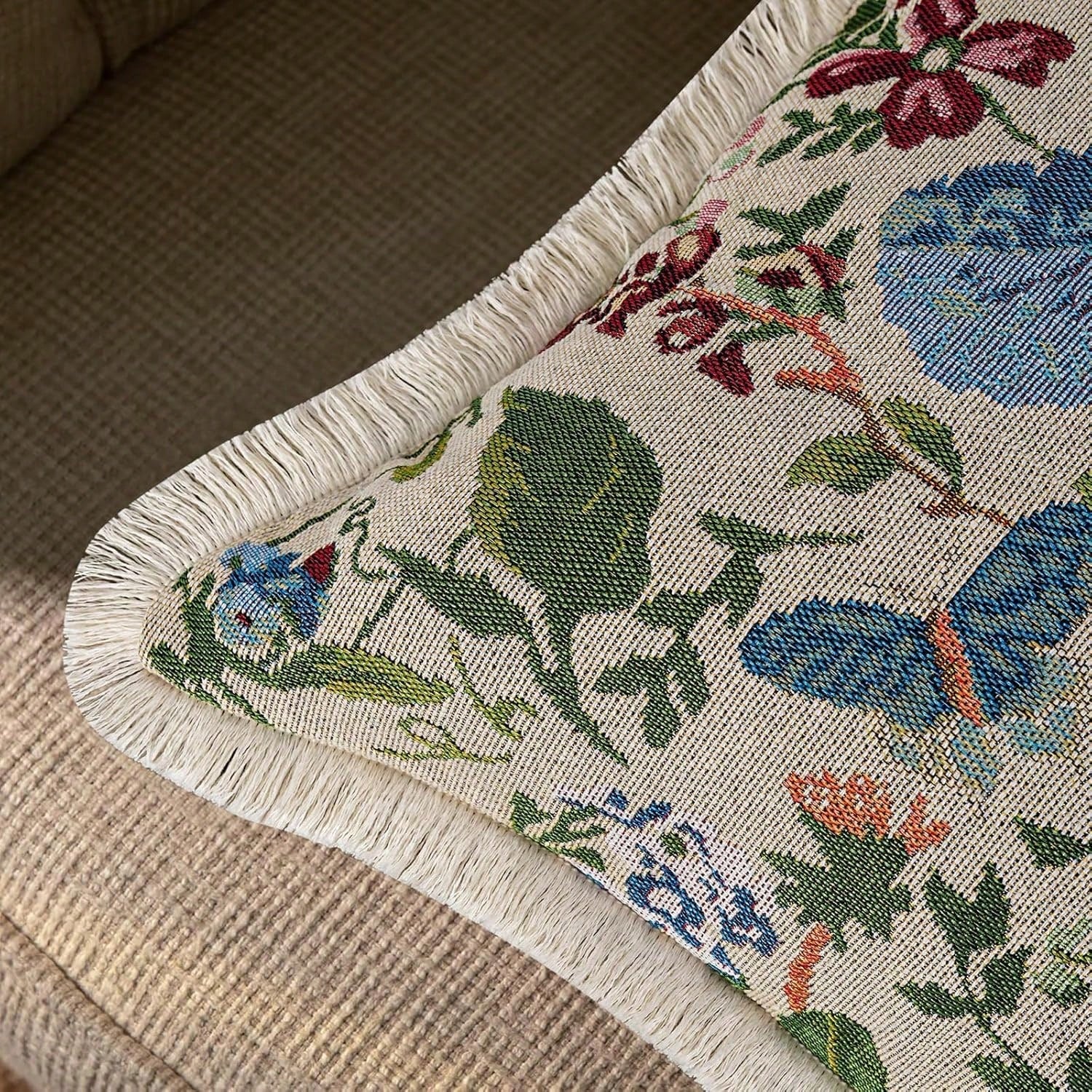 1pc French Vintage Floral Jacquard Soft Cushion Cover, Spring Summer Pastoral Tassel Sofa Cushion, INS Dorm Decor, Bed Headboard Decorative Pillow, Farmhouse Style Tassel Throw Pillow Cover, Bohemian