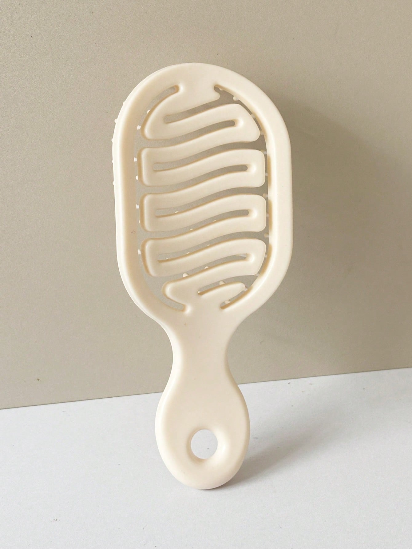 1pc Mini Size White Hollow Design Comb, Dual-Use Portable Comb, Essential Travel Item For Women In Summer (With Hole For Hanging), Minimalist