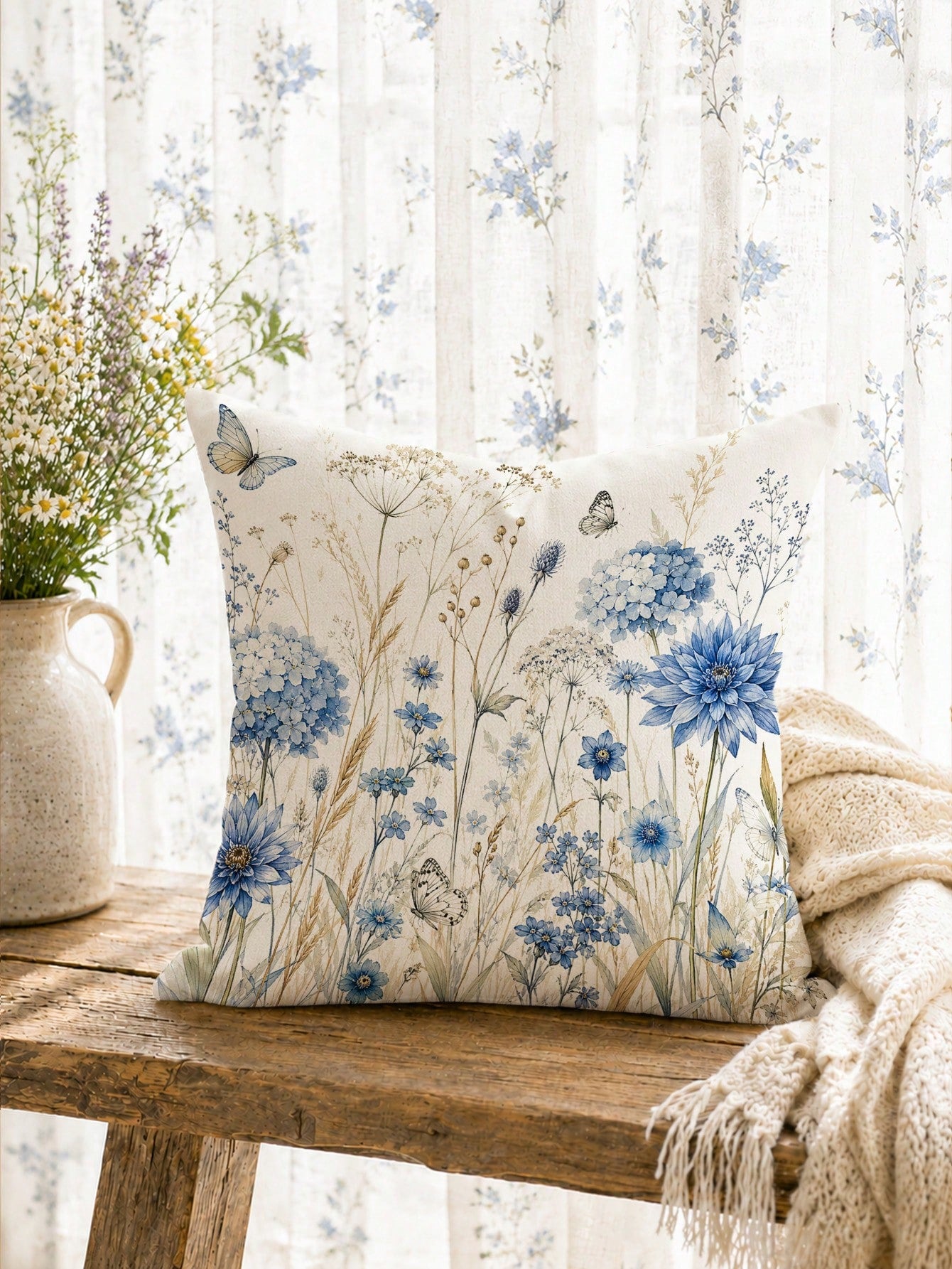 1pc Minimalist Daily Blue Plant Butterfly Hydrangea Cushion Cover, Single-Sided Printed Peach Skin Velvet Polyester Material, 45*45CM/18*18inch Pillowcase Suitable For Room Decoration, Modern Minimali