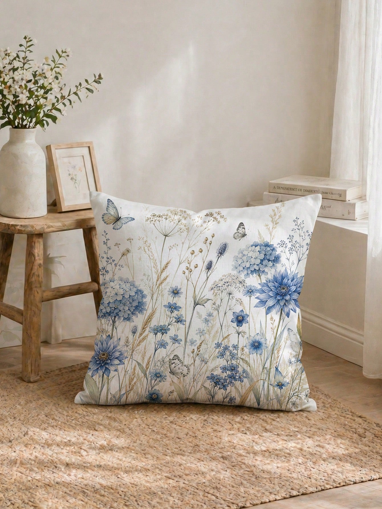 1pc Minimalist Daily Blue Plant Butterfly Hydrangea Cushion Cover, Single-Sided Printed Peach Skin Velvet Polyester Material, 45*45CM/18*18inch Pillowcase Suitable For Room Decoration, Modern Minimali