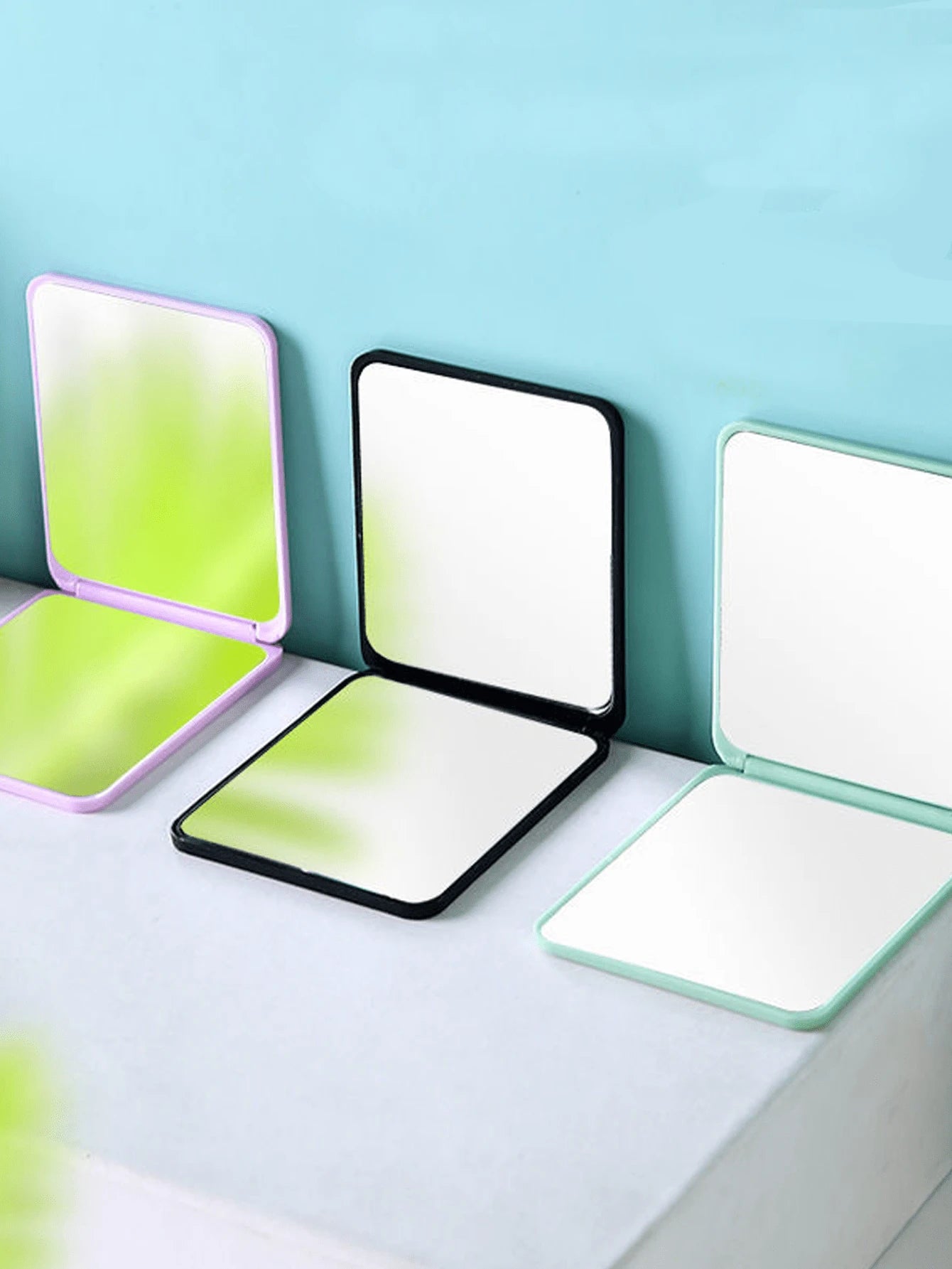1pc Portable Folding Makeup Mirror, Adjustable Handheld Mirror With Stand, Suitable For Dorm Desk And Office Vanity Mirror, Gift For Women And Girls, Travel Supplies Home Bathroom Decor Autumn Decorat