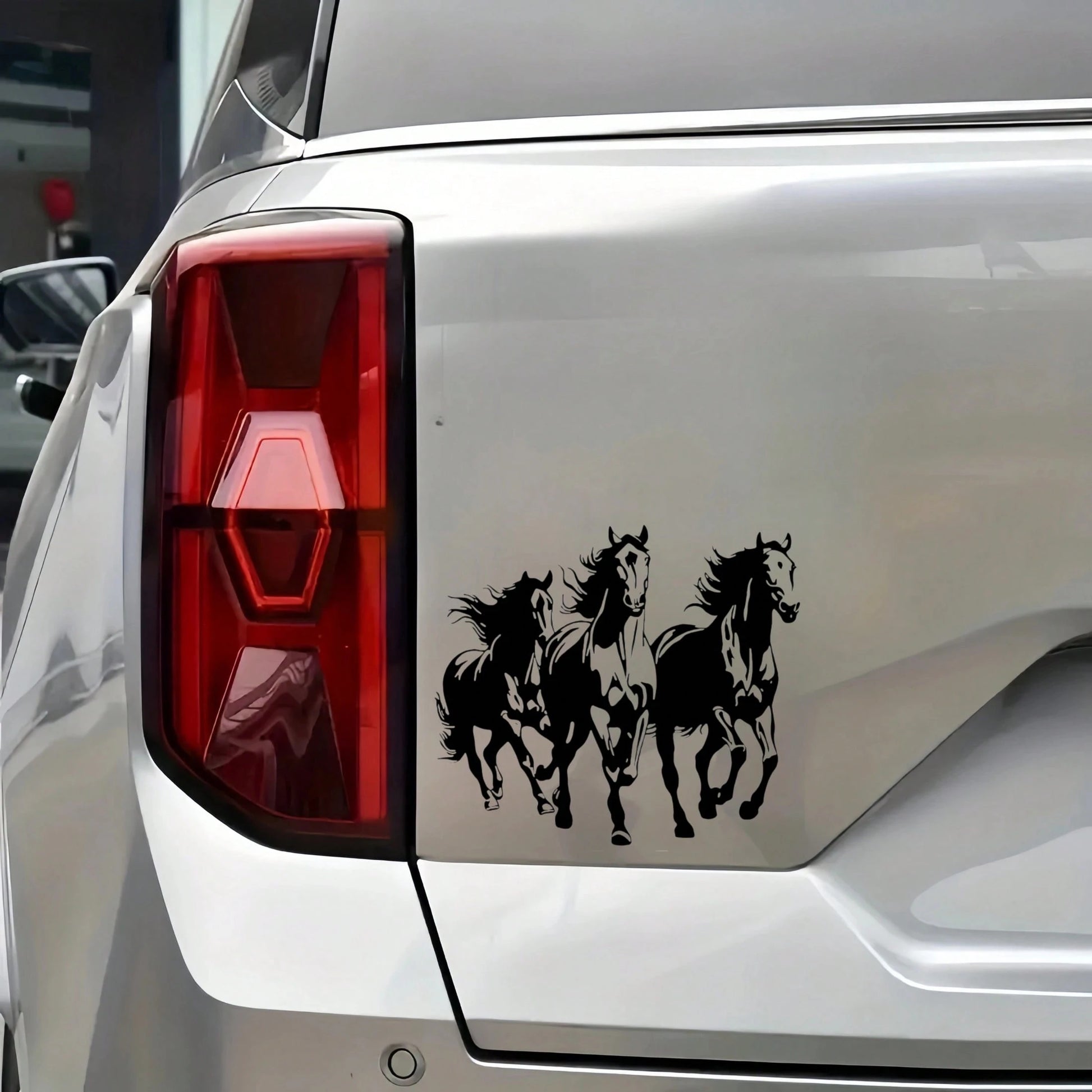 1pc Running Black And White Horse Vinyl Decal Sticker, Premium Waterproof Sticker For Car, Motorcycle, Truck, Laptop, Adds Irresistible Charm! Smooth Sticker For Bumper, Toilet, Wall