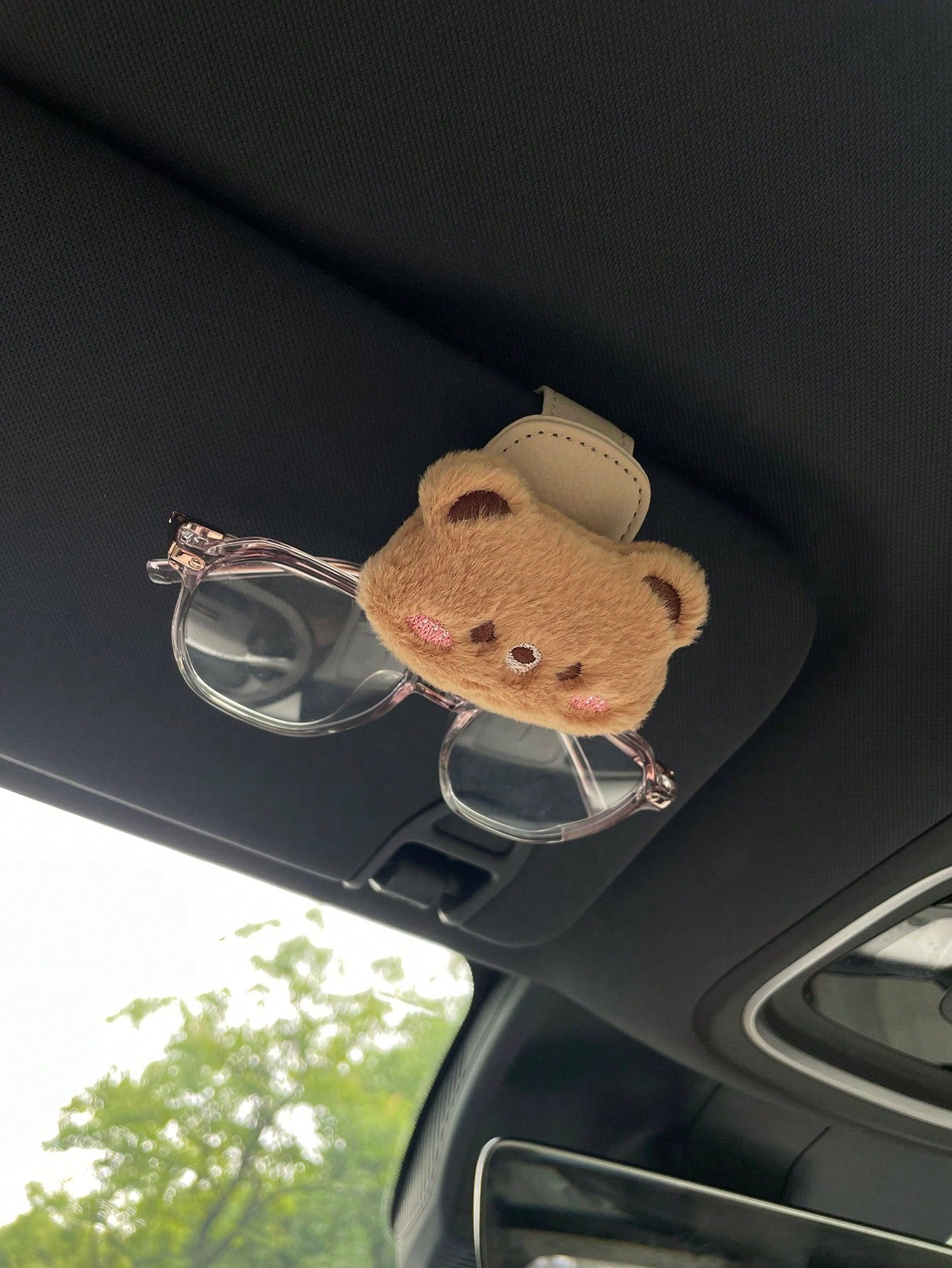 1pc Shy Bear & Rabbit Car Fashion Glasses Clip, Creative Multifunctional Car Sun Visor Storage Clip Glasses Holder, Cartoon Plush Accessory Blush Bear & Rabbit Car Fashion Glasses Clip, Magnetic Fashi
