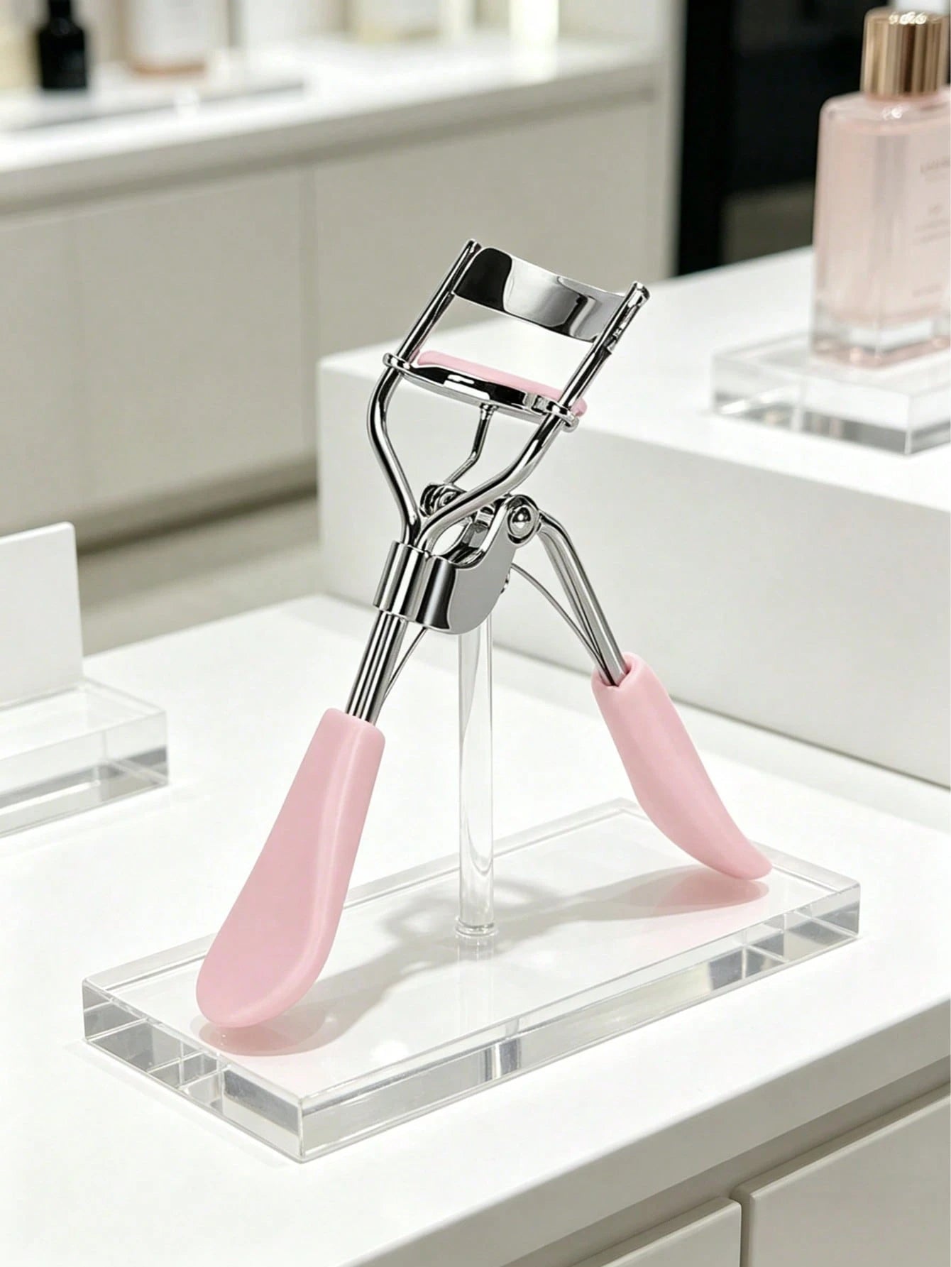 1pc Stainless Steel Eyelash Curler, Makeup Eyelash Curler, False Eyelash Applicator, Makeup Broad Angle Beauty Tool, Soft Texture Won't Pinch Lashes, Long-Lasting Shaping, Comfortable To Use
