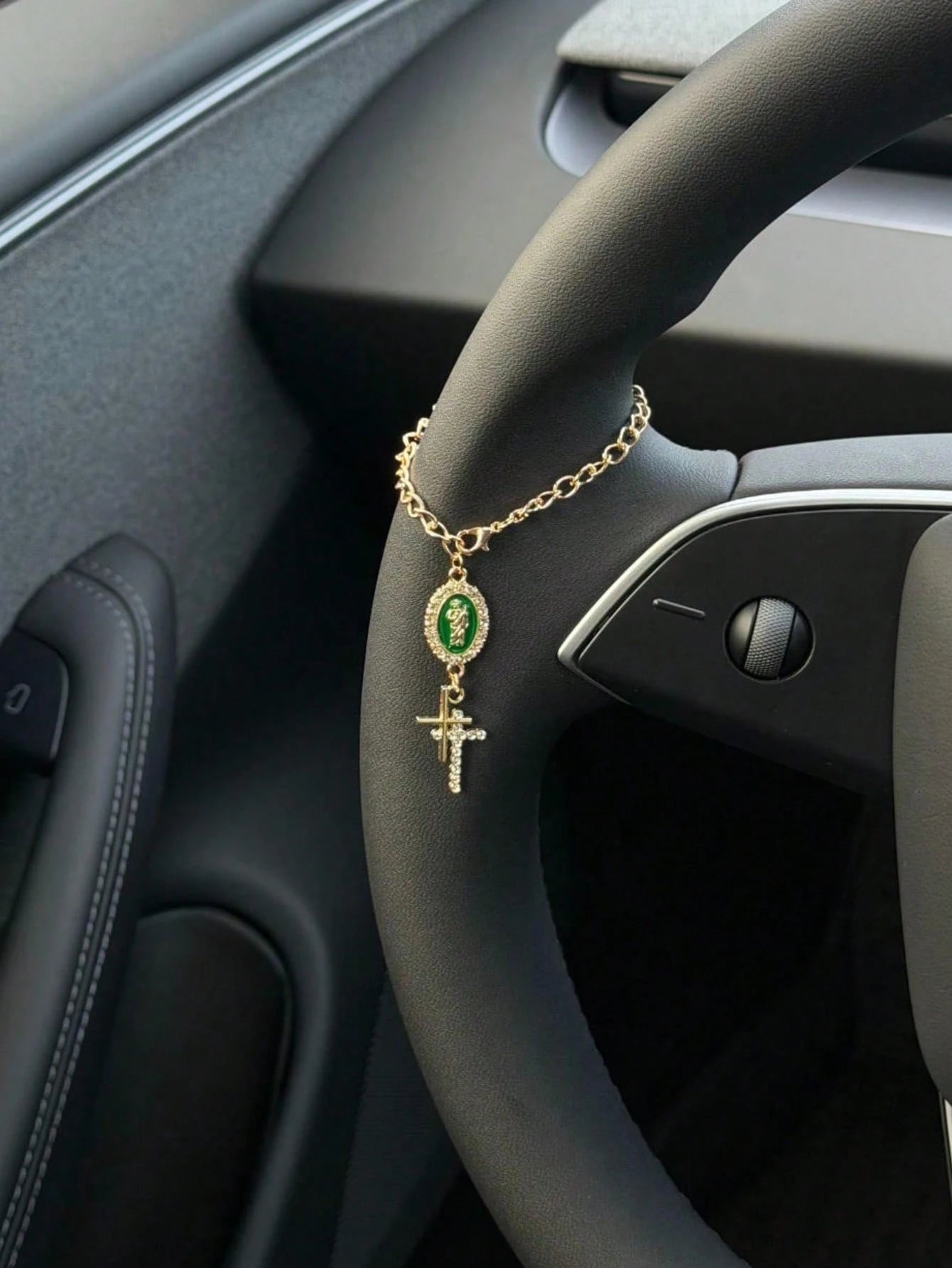 1pc Steering Wheel Decor, Cute, Creative Rosary Bead Car Pendant Accessory, Unique Fashion Car Hanging Decoration