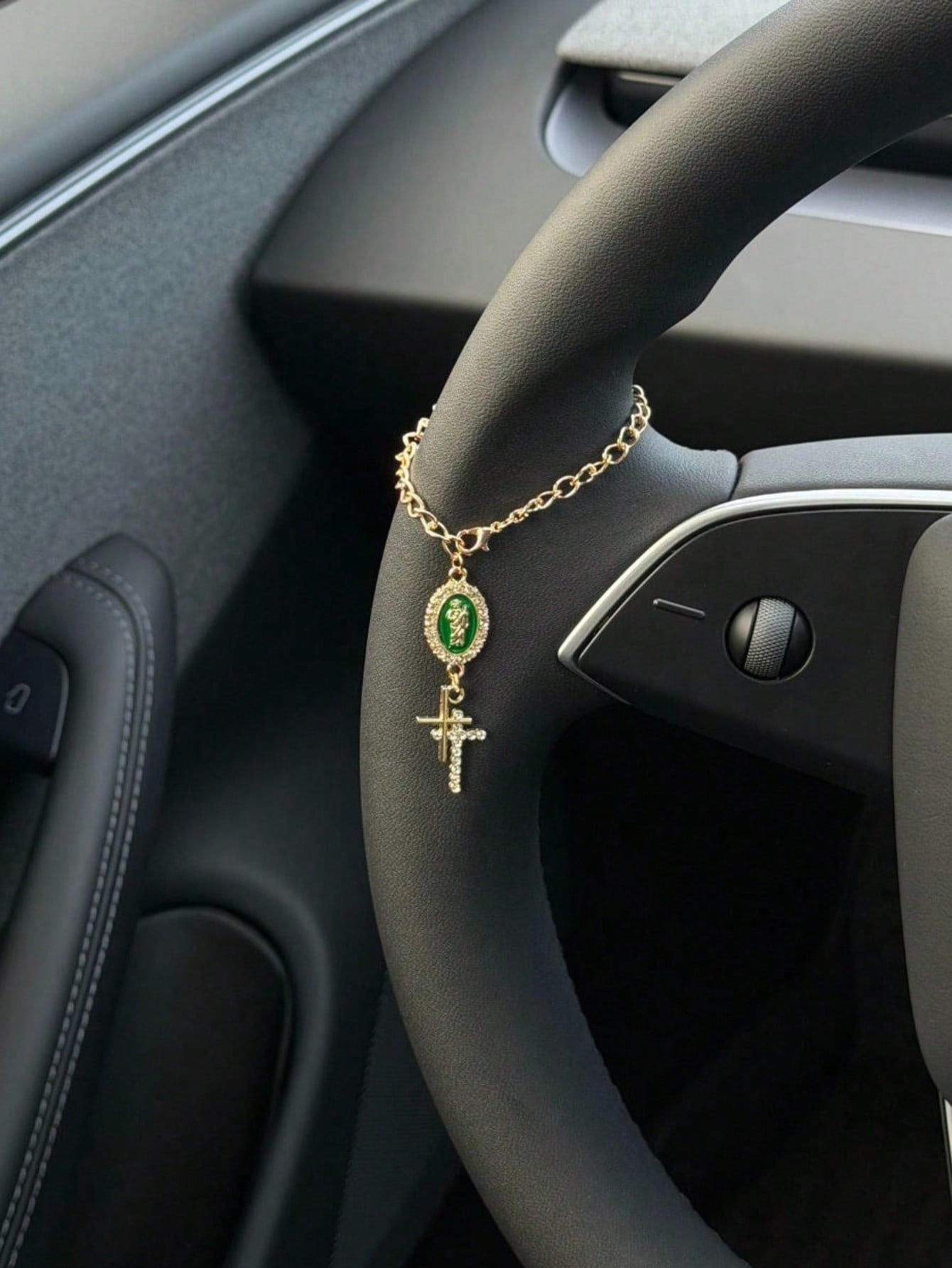 1pc Steering Wheel Decor, Cute, Creative Rosary Bead Car Pendant Accessory, Unique Fashion Car Hanging Decoration