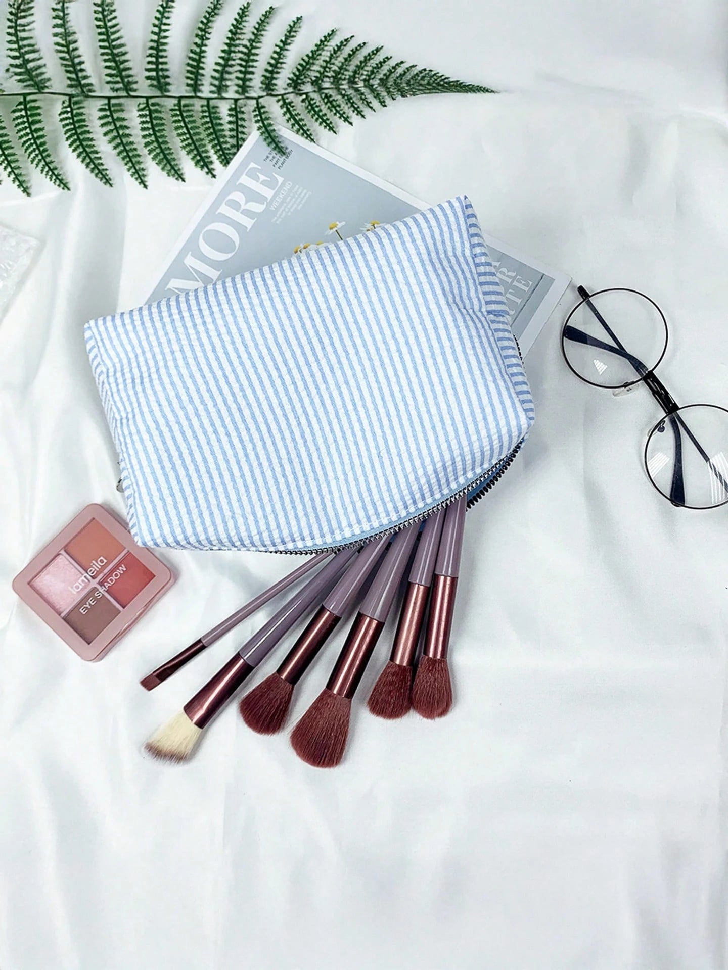 1pc Striped Mesh Zipper Bag, Striped Zipper Cosmetic Bag, Convenient Travel Makeup Bag, Large Capacity Toiletry Bag, Home Storage Bag, Multi-Function Item Storage Pouch, School Supplies Bag, Room Esse