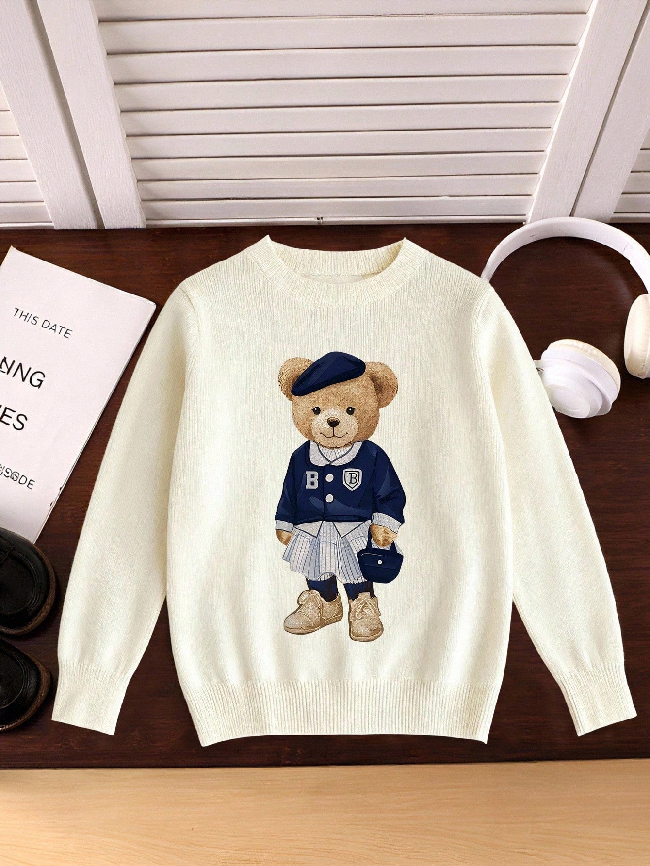 1pc Tween Girls' Cute Bear Graphic Print Sweater,Light Blue Long Sleeve Loose Knit Pullover,Autumn Holiday Back-To-School Minimalist Casual Sweater