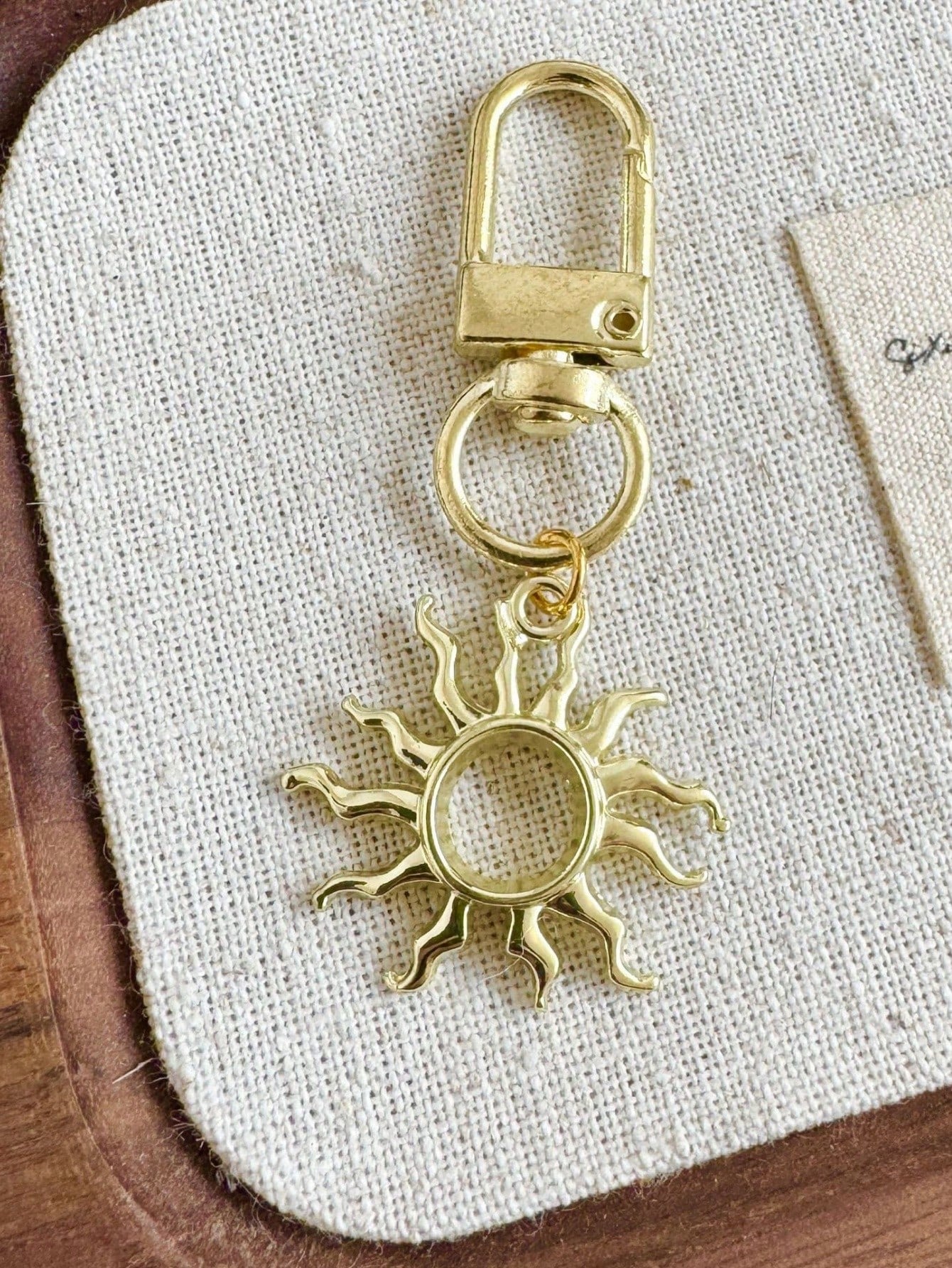 1pc Unisex Minimalist Sun Keychain Indie Style Student/Couple Gift Backpack Accessory Car Accessories For Women Keychain For Bag