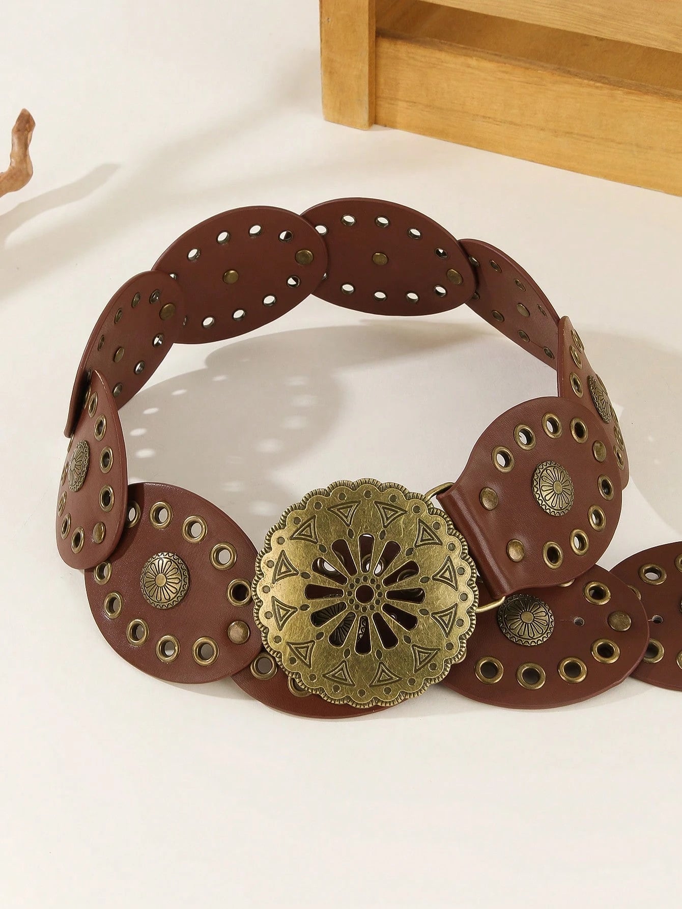 1pc Western Cowboy Boho Punk Style Belt, Fashionable Accessory, Women's Hollow Flower Buckle Oval Cake Decor Belt, Boho Belt Suitable For Dresses, Daily Commute And Versatile Matching, Suitable For Ga