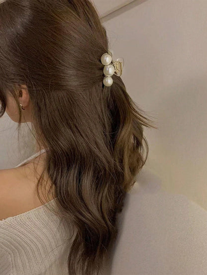 1pc Women's White Faux Pearl Decorated Elegant Summer Hair Clip, School Supplies, College, Pearl Hair Accessory, Autumn/Winter Vacation Outfit For Women