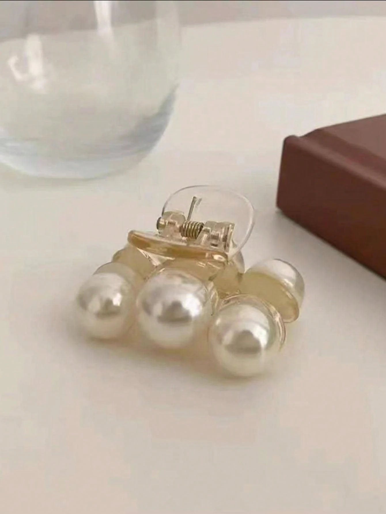 1pc Women's White Faux Pearl Decorated Elegant Summer Hair Clip, School Supplies, College, Pearl Hair Accessory, Autumn/Winter Vacation Outfit For Women