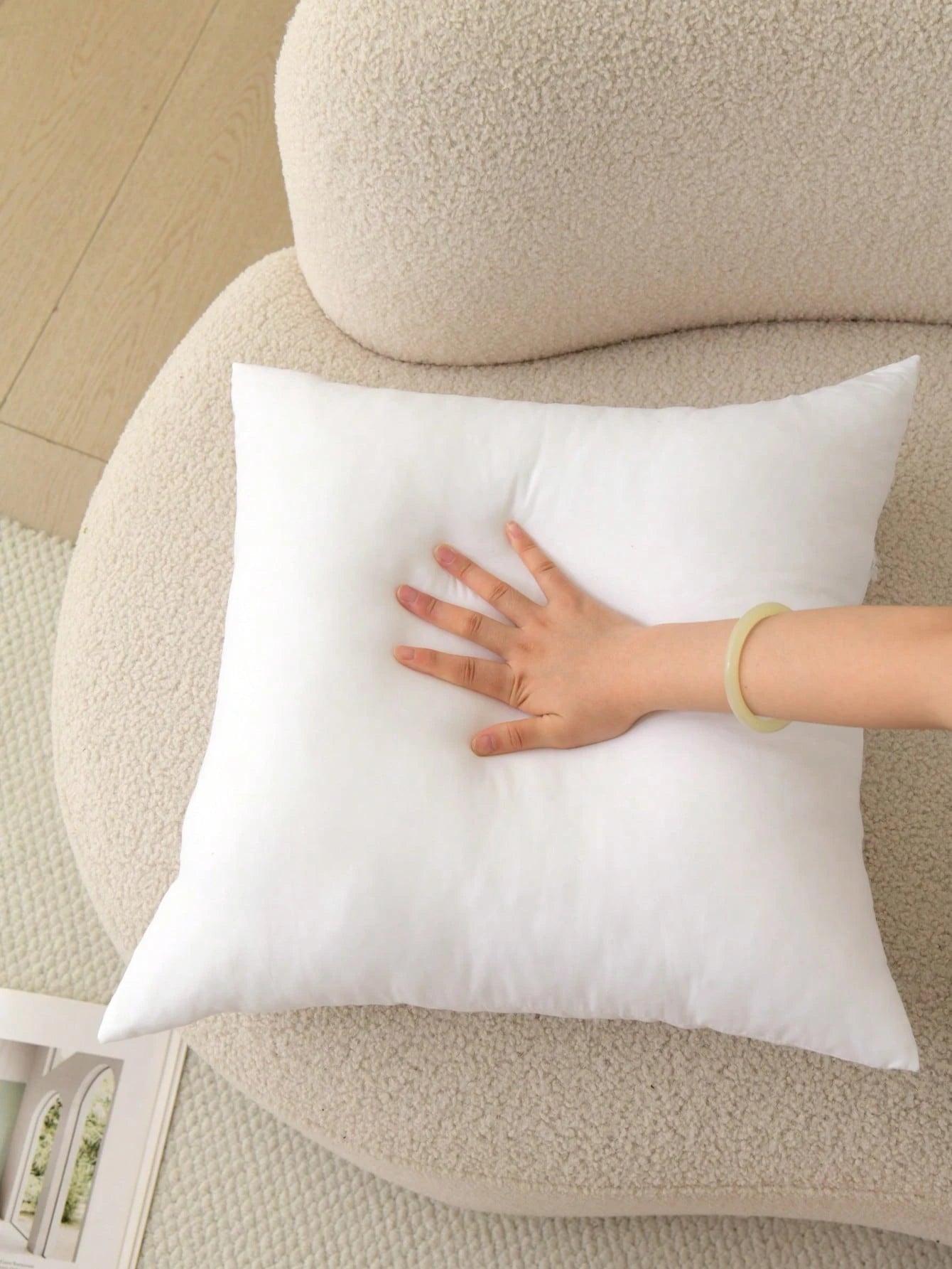 2/4-Piece White Square Pillow Inserts, Compatible With Various Pillowcase Types, Multiple Sizes Available, High-End Decorative Sofa Cushions, Soft Polyester Fabric, Machine Washable & Hypoallergenic