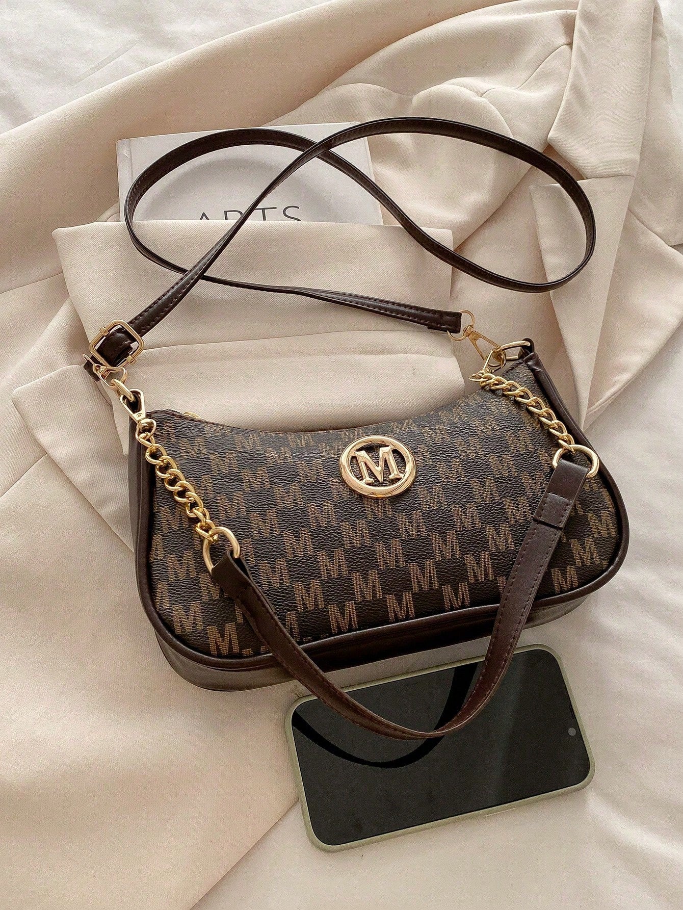 2026 New Fashion Classic PU Waterproof M Letter Print Design Metal Chain Decor Shoulder Crossbody Bag. Suitable For Shopping, Daily Carry