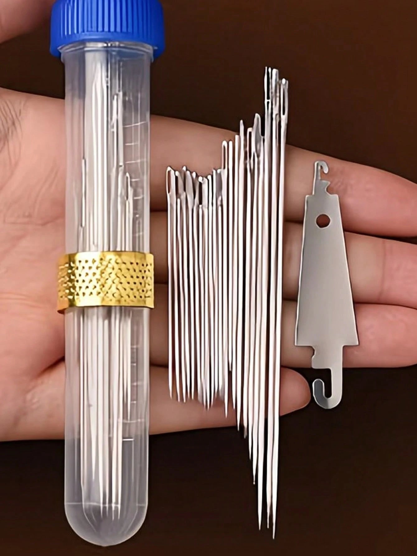 20pcs Big Eye Needle Threader Set, Traditional Steel Needles For Elderly, Handwork Sewing Clothes & Quilts (Random Color Needle Holder: Red Or Blue), Fine Needles For Handmade Sewing, Clothes, Quilts,