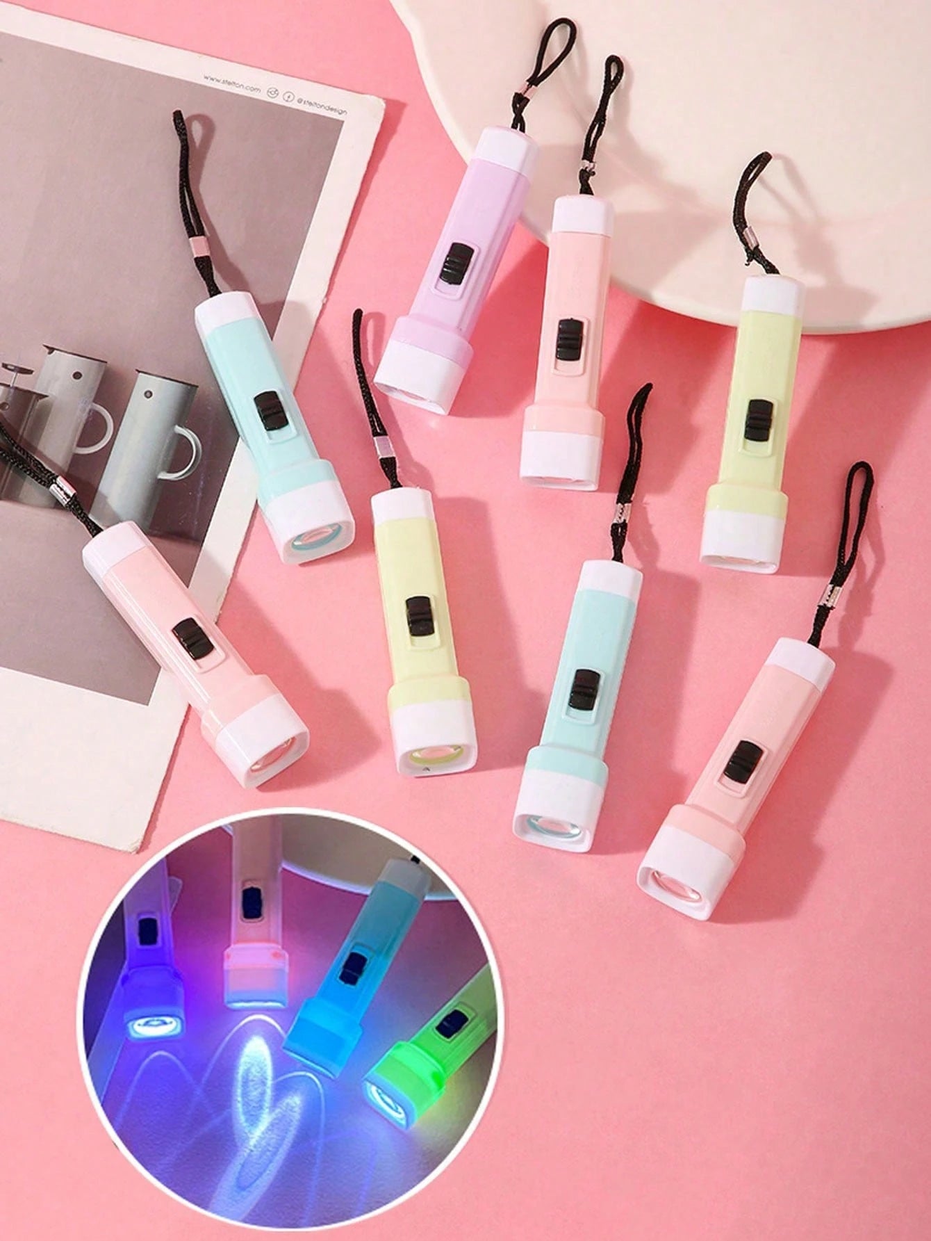 25pcs- 3.5 Inch Mini Flashlight LED Lighting Gift Practical Lighting Keychain Pendant LED, Party Favor Filler, Home Gift, Classroom Reward, Baby Shower Party Favor, Piñata Filler- (4 Random Colors)